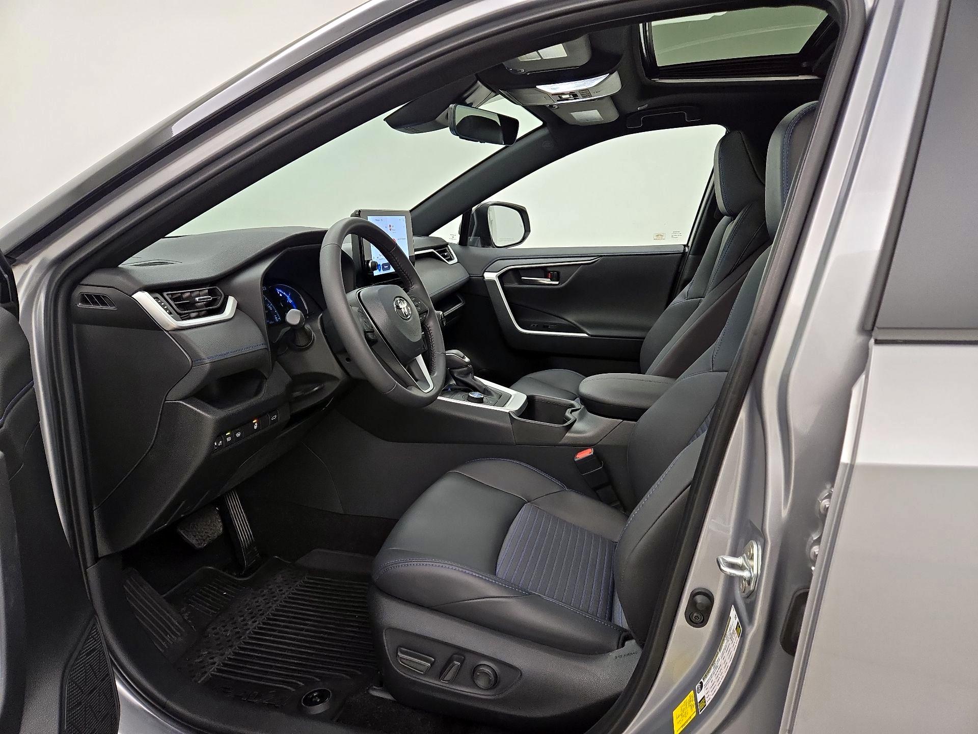 Thumbnail: 2025 Toyota RAV4 - 11