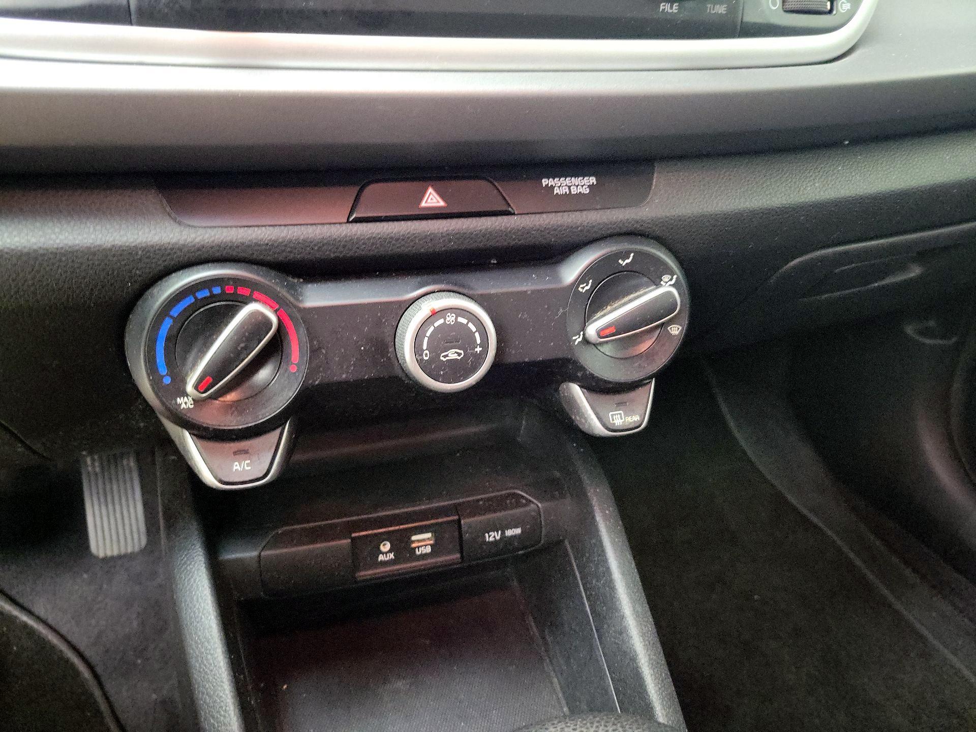 Thumbnail: 2018 Kia Rio5 - 16