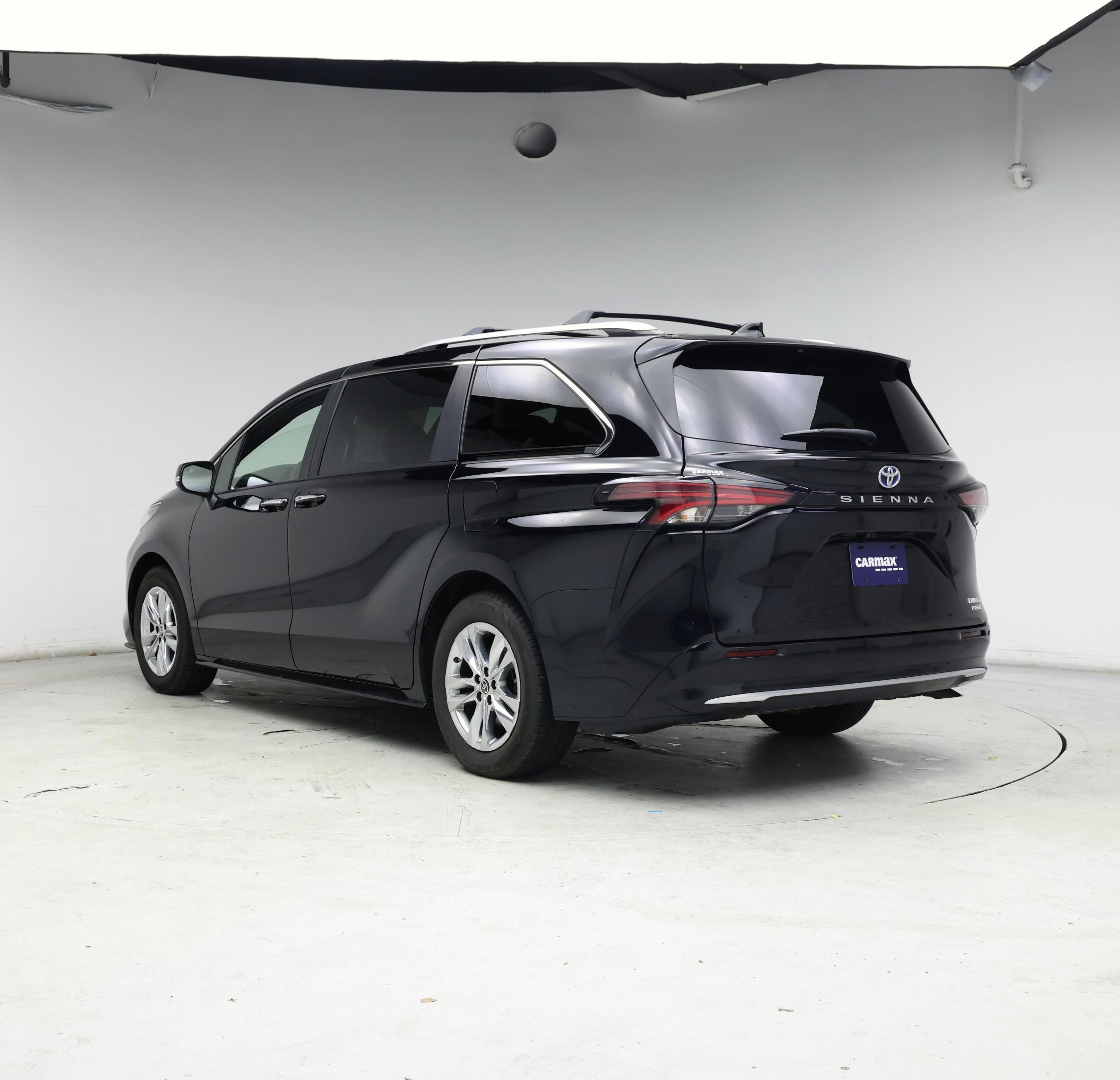 Thumbnail: 2022 Toyota Sienna - 2