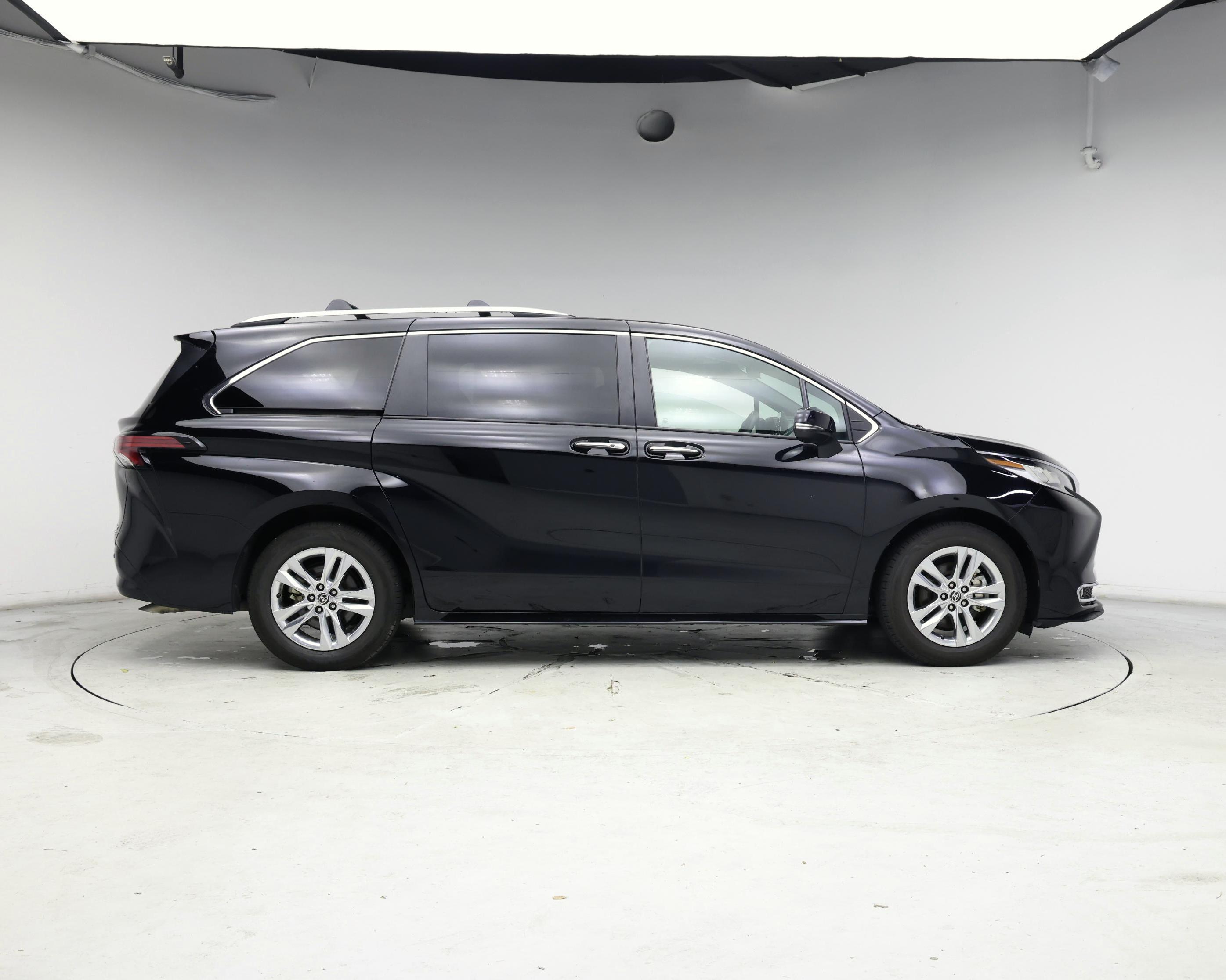 Thumbnail: 2022 Toyota Sienna - 7