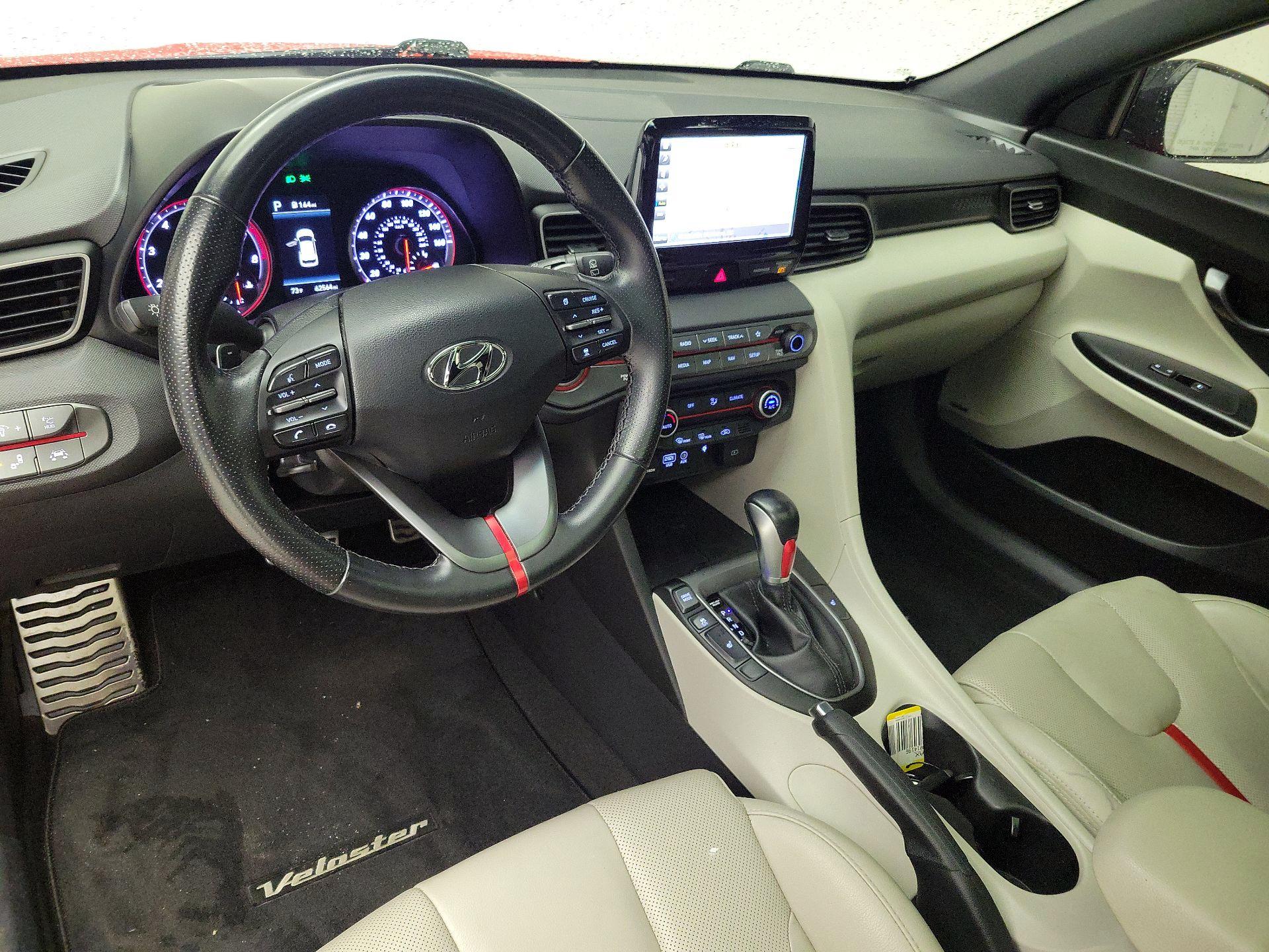 Thumbnail: 2019 Hyundai Veloster - 9