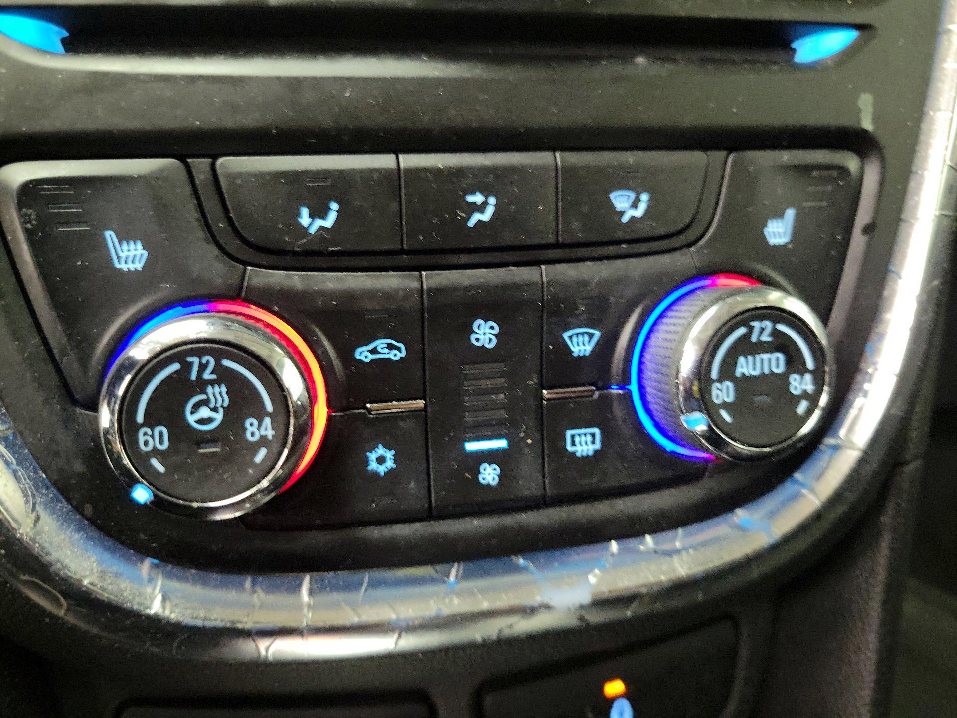 Thumbnail: 2014 Buick Encore - 17