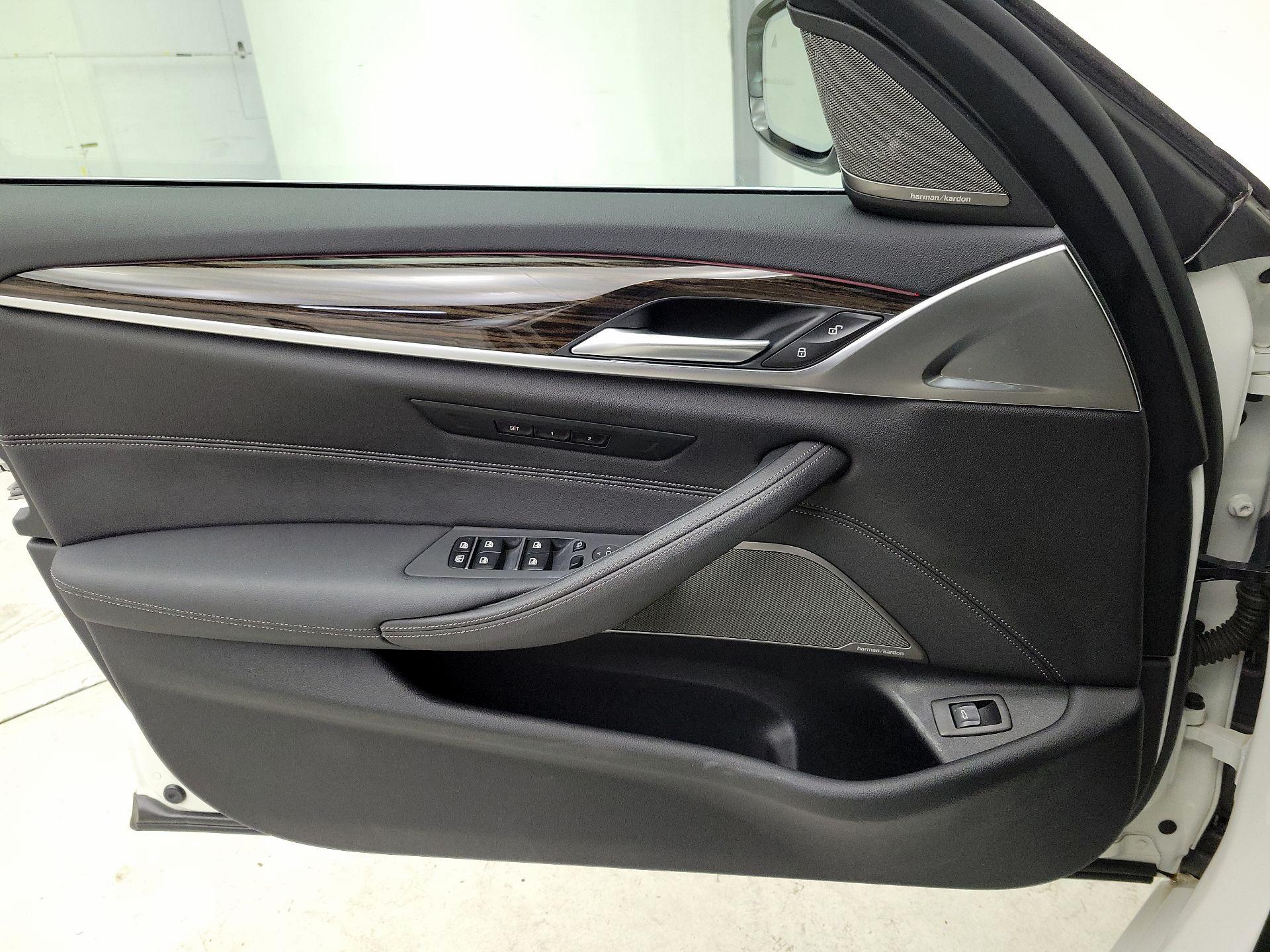 Thumbnail: 2021 BMW 5 Series - 12