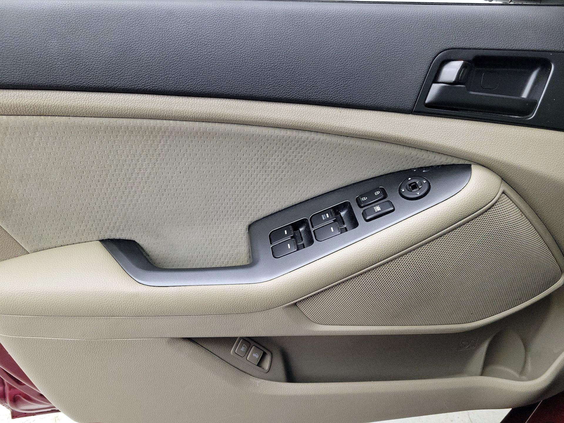 Thumbnail: 2013 Kia Optima - 12