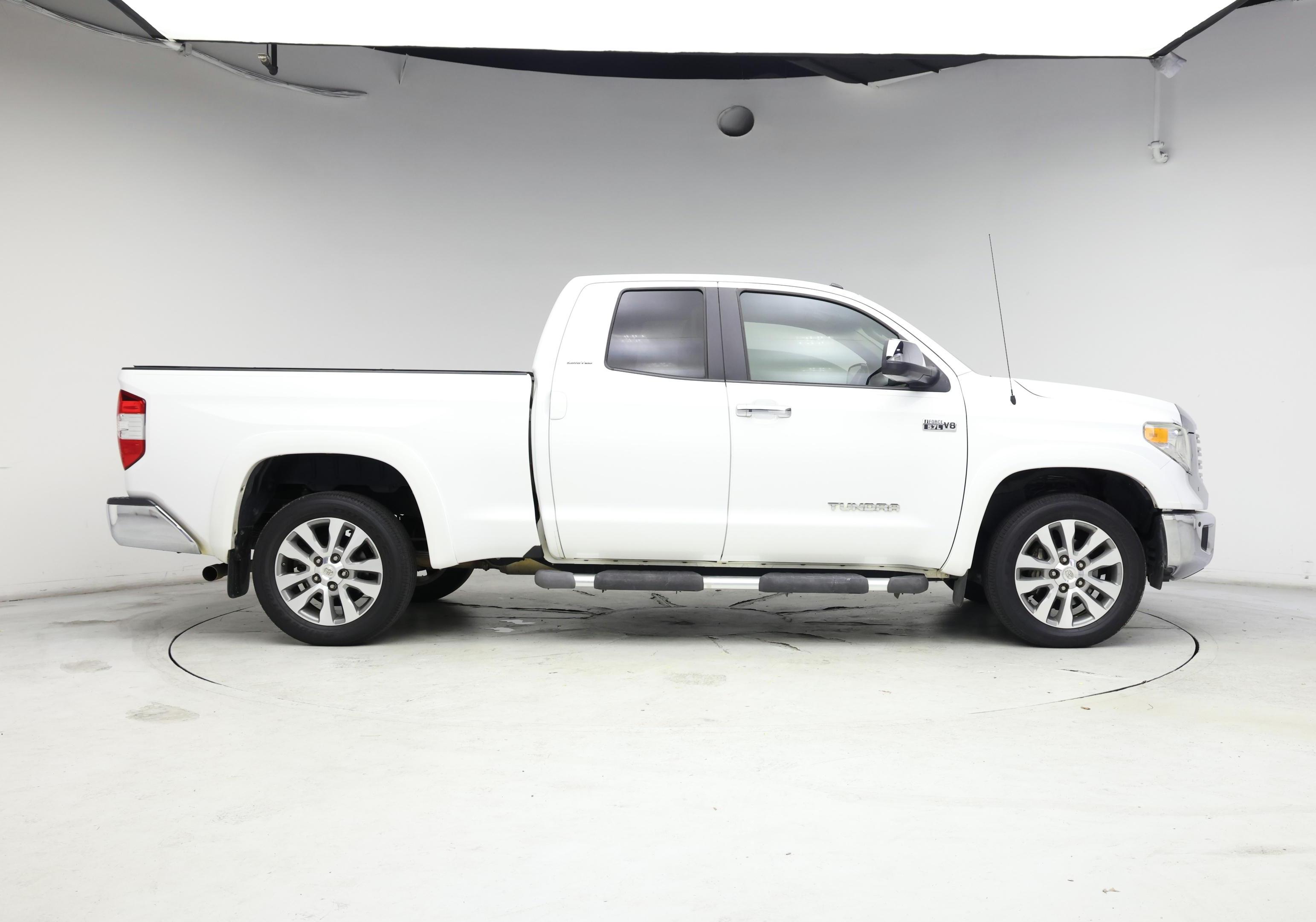 Thumbnail: 2015 Toyota Tundra - 7