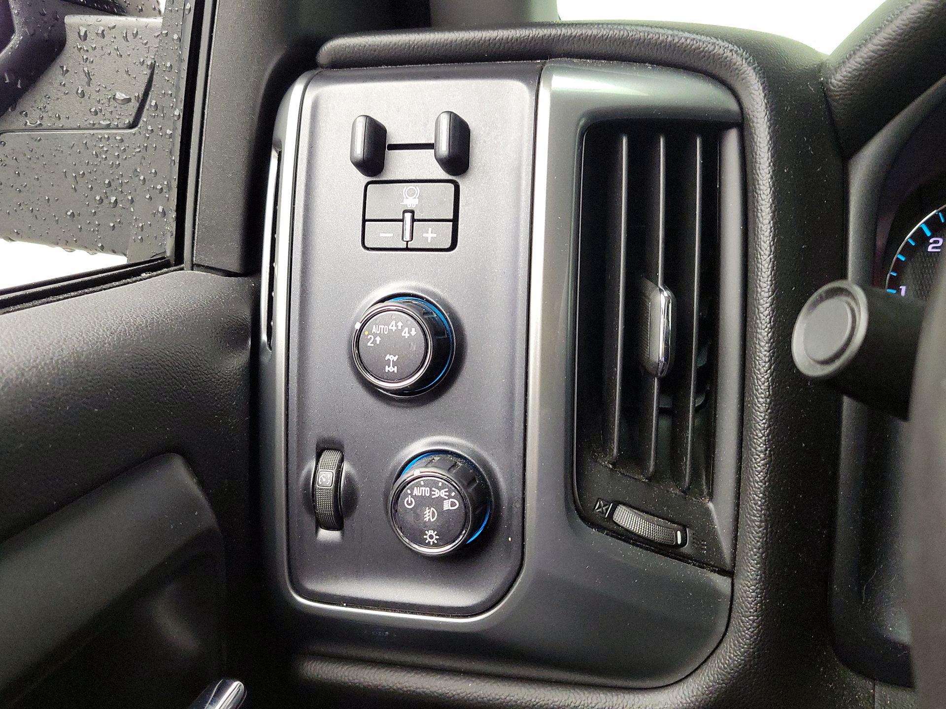 Thumbnail: 2017 Chevrolet Silverado 1500 - 13