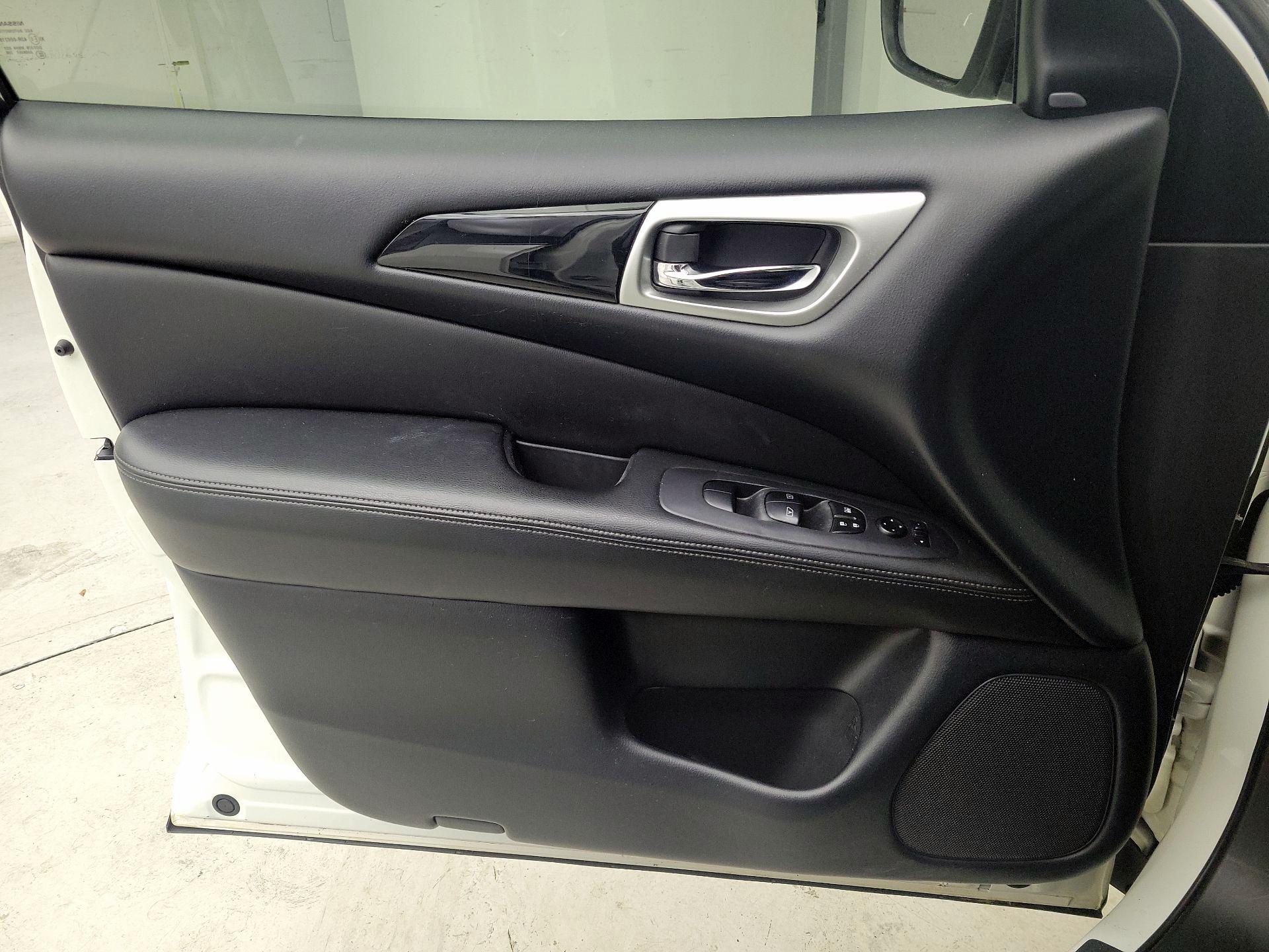 Thumbnail: 2019 Nissan Pathfinder - 12