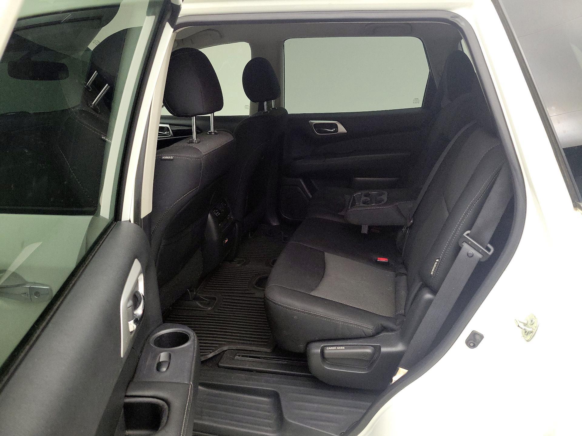 Thumbnail: 2019 Nissan Pathfinder - 19