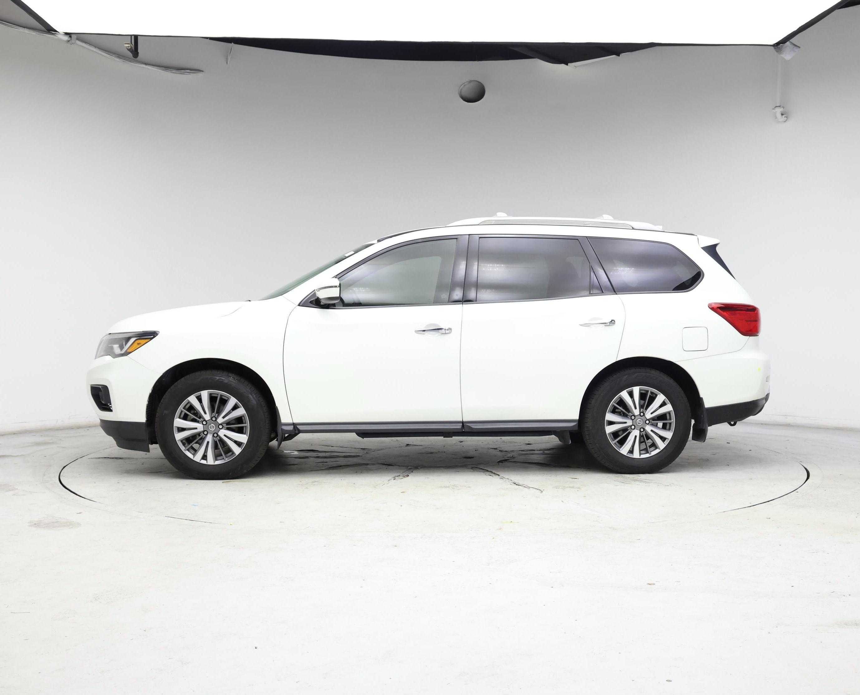 Thumbnail: 2019 Nissan Pathfinder - 3