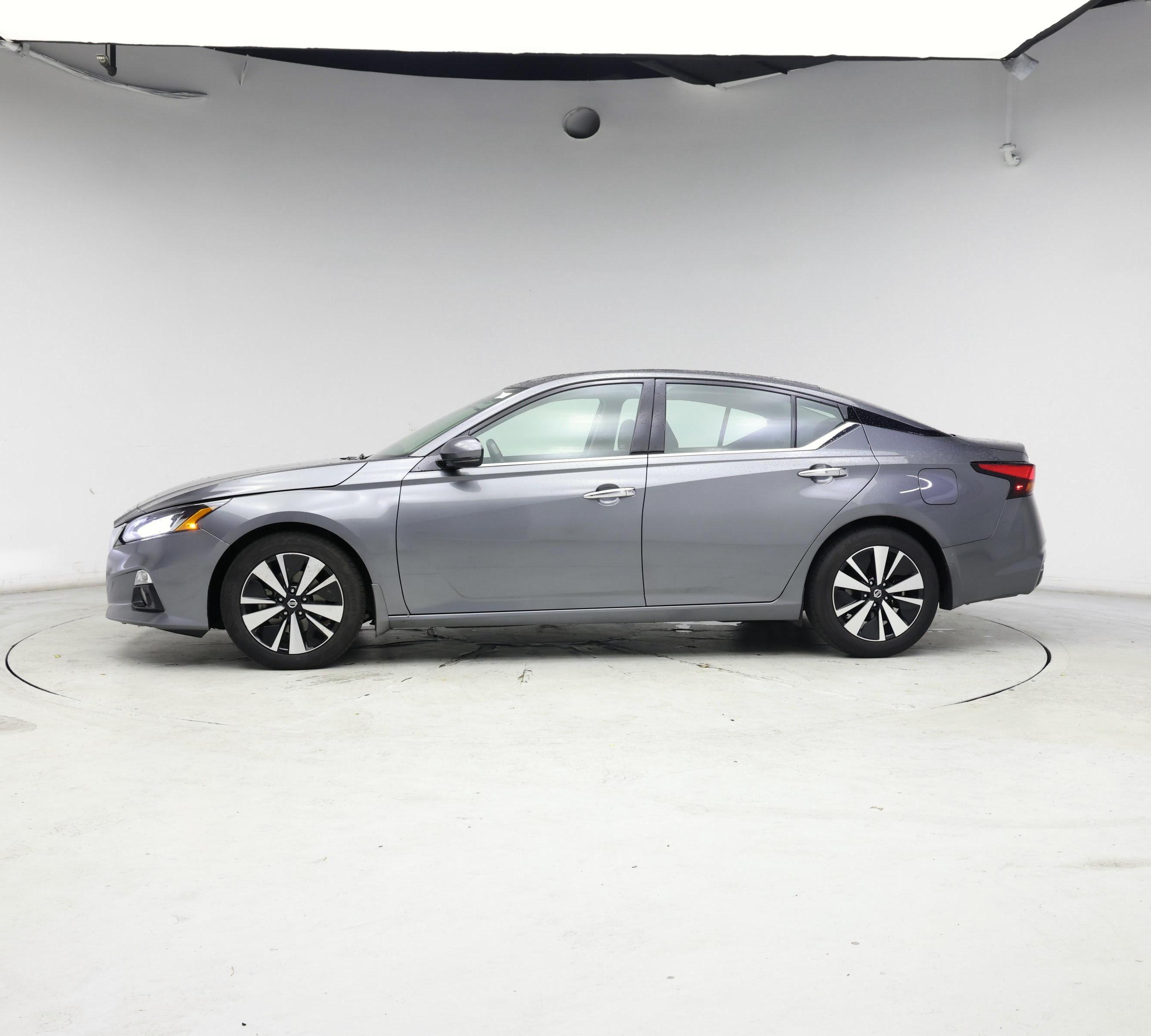 Thumbnail: 2022 Nissan Altima - 3