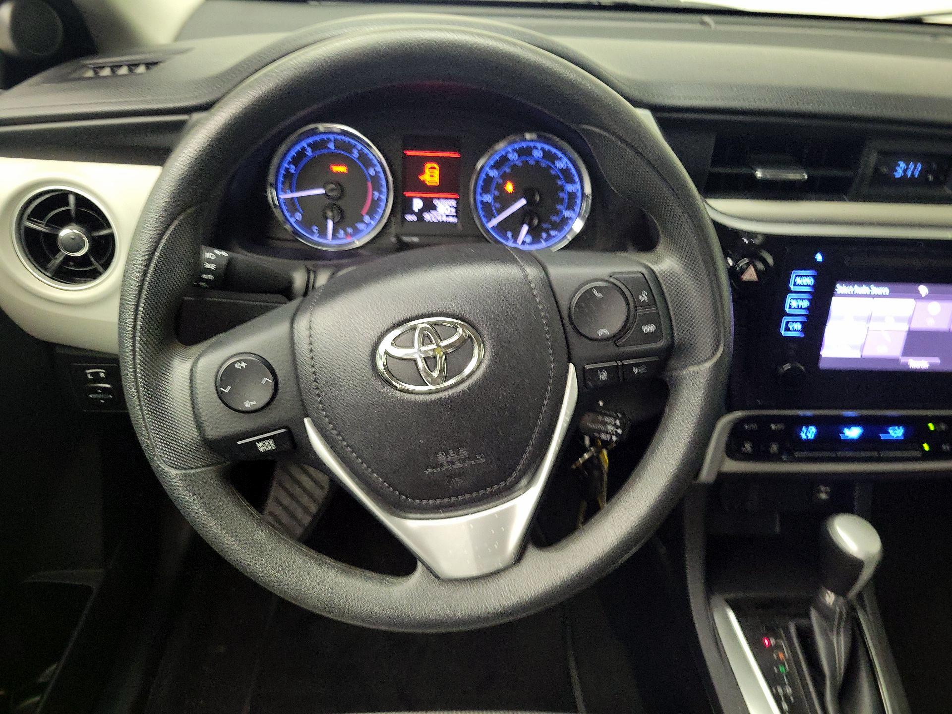 Thumbnail: 2017 Toyota Corolla - 10