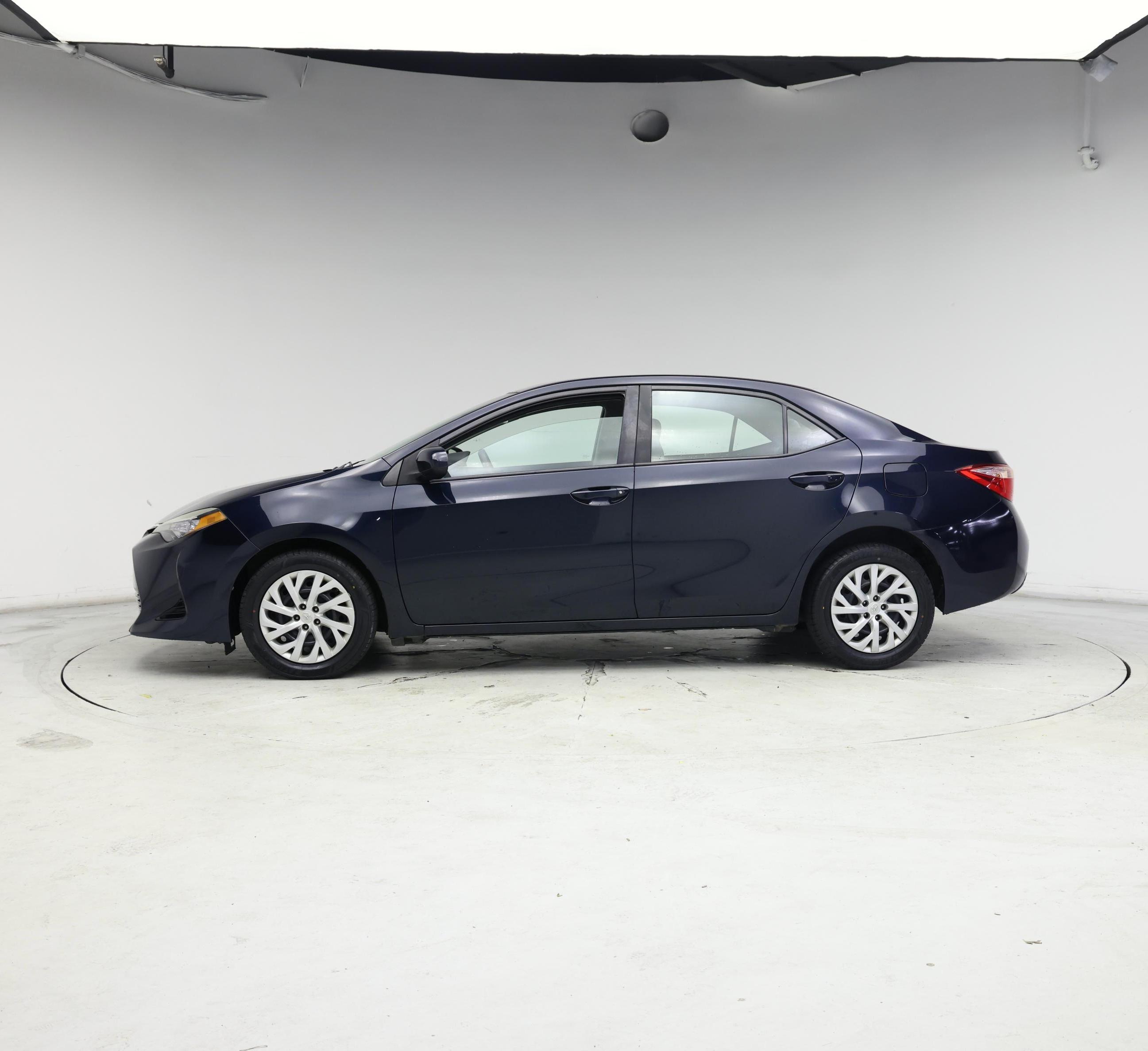 Thumbnail: 2017 Toyota Corolla - 3