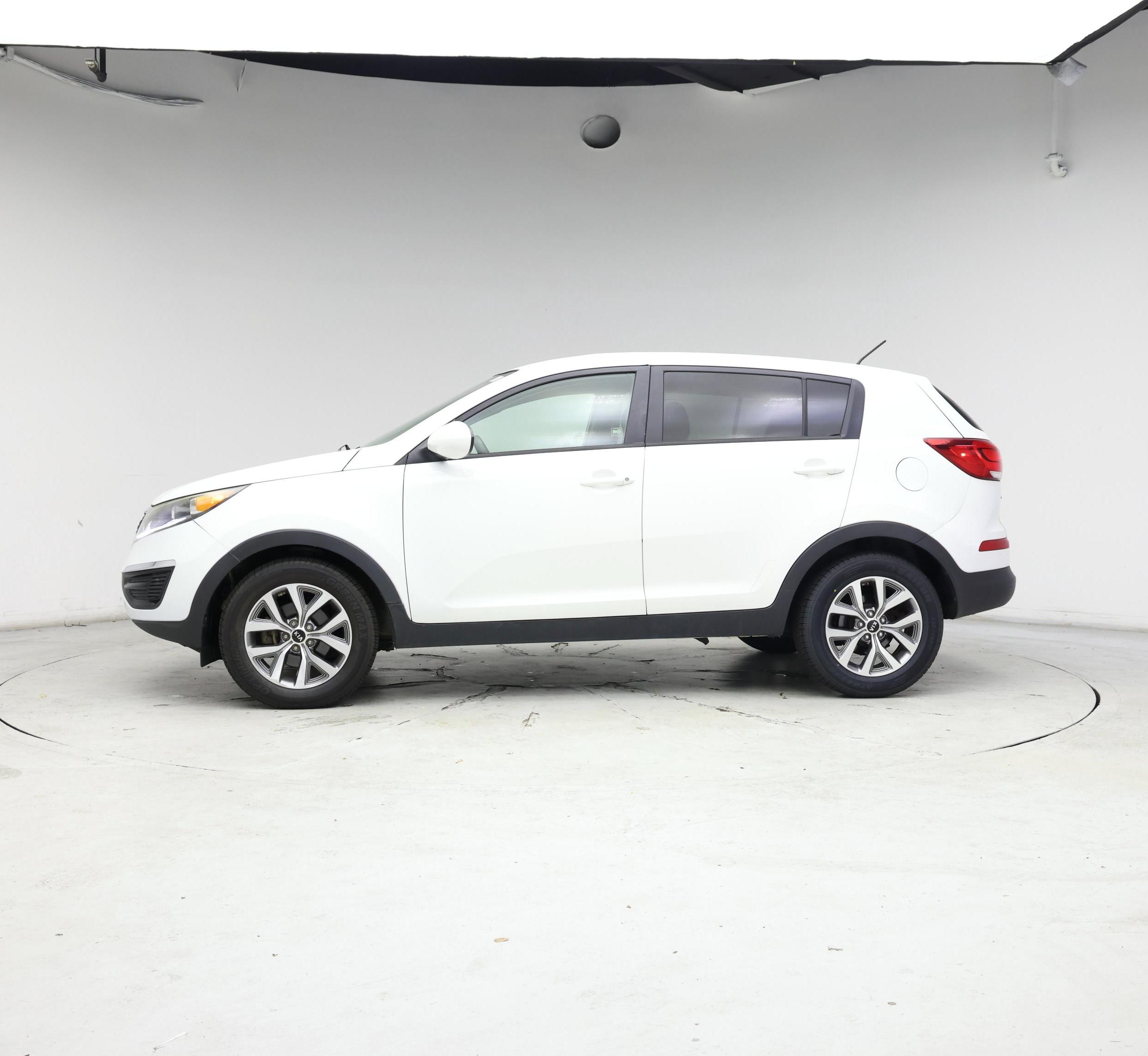 Thumbnail: 2016 Kia Sportage - 3