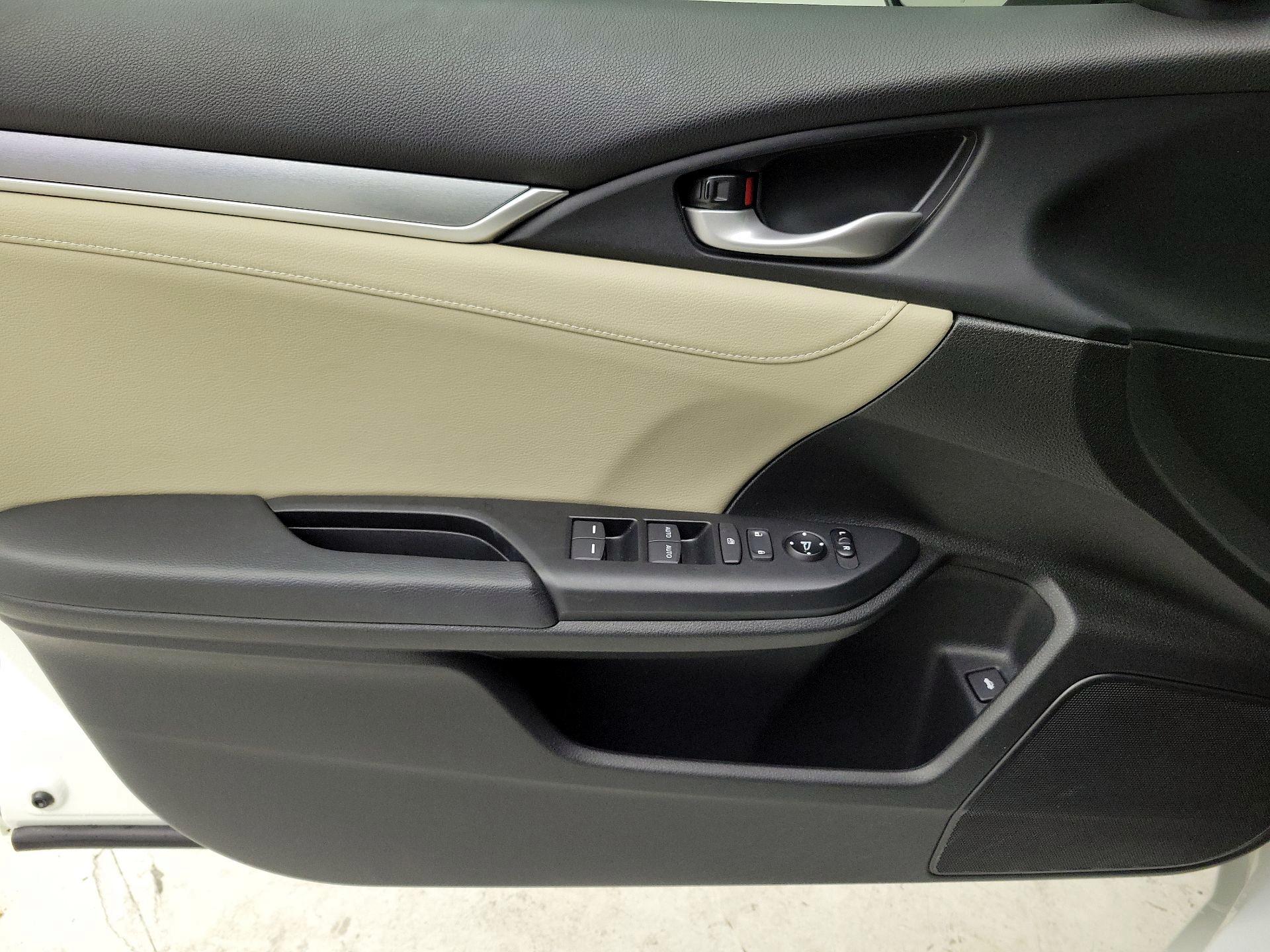 Thumbnail: 2017 Honda Civic - 12