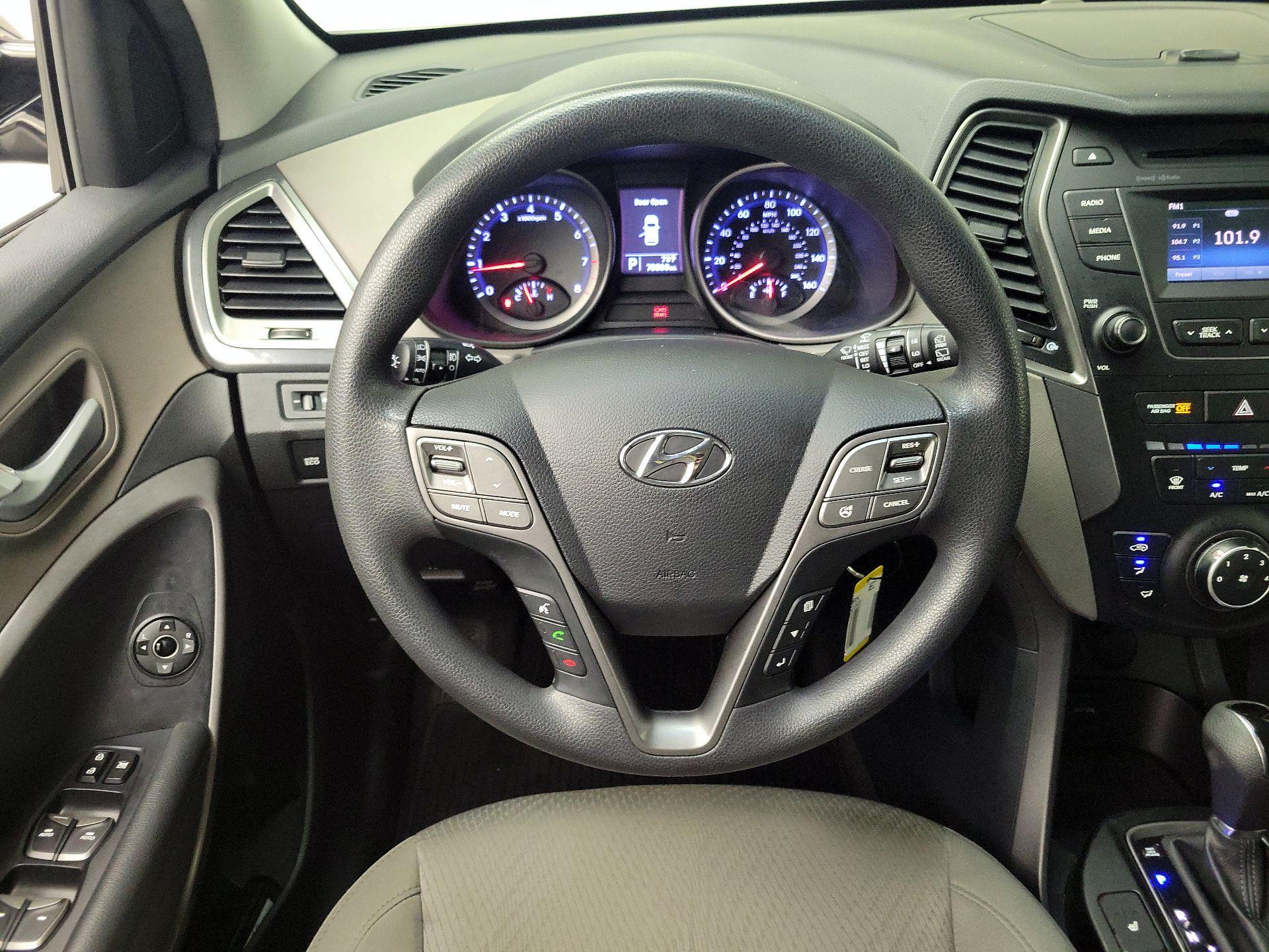 Thumbnail: 2015 Hyundai Santa Fe - 10