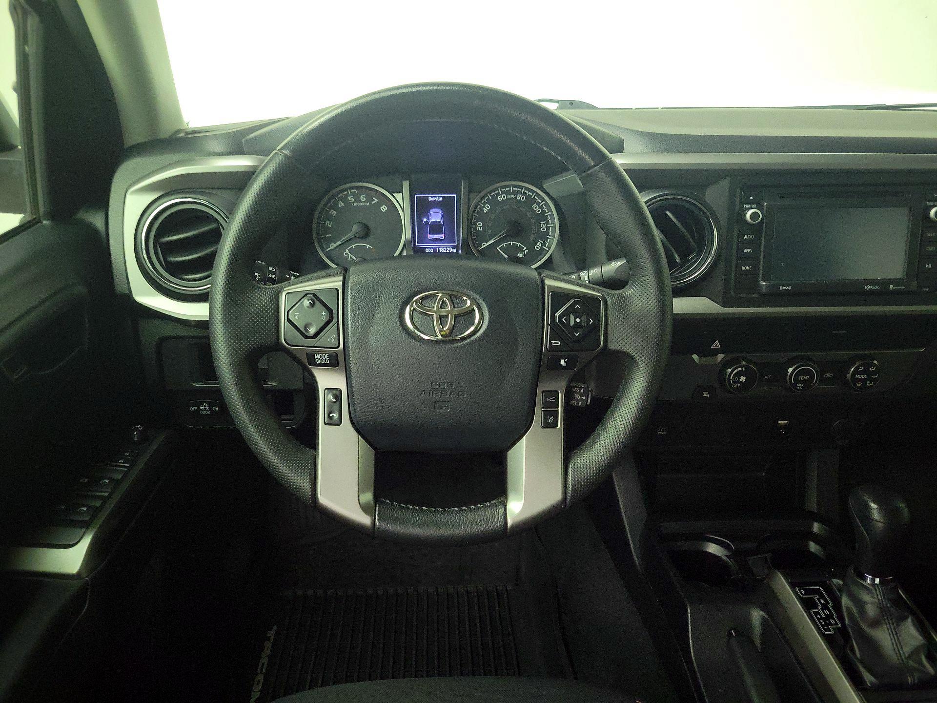 Thumbnail: 2019 Toyota Tacoma - 10