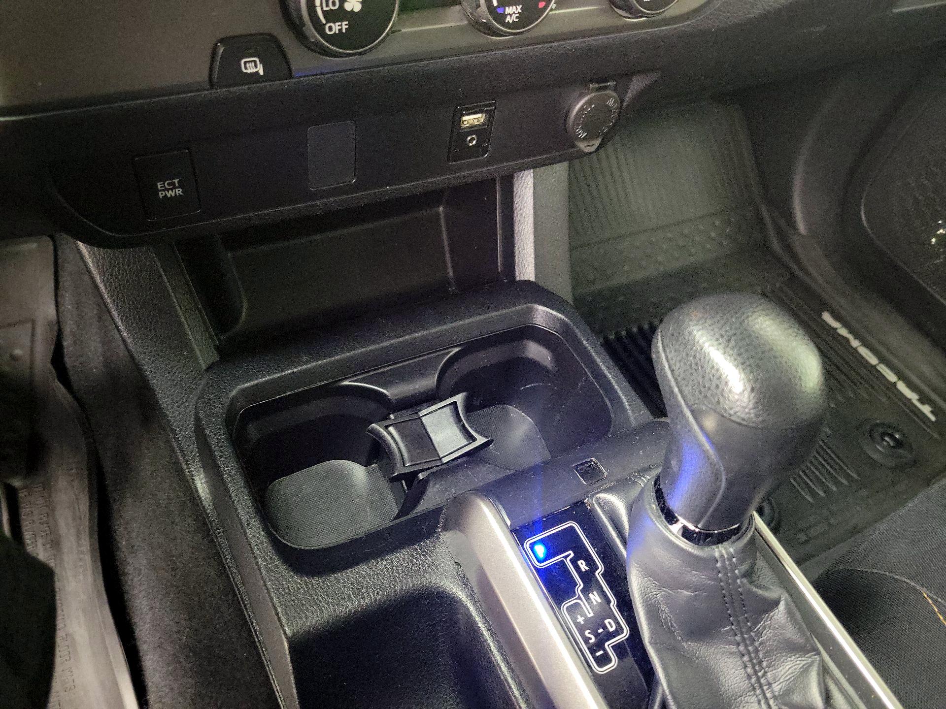 Thumbnail: 2019 Toyota Tacoma - 18