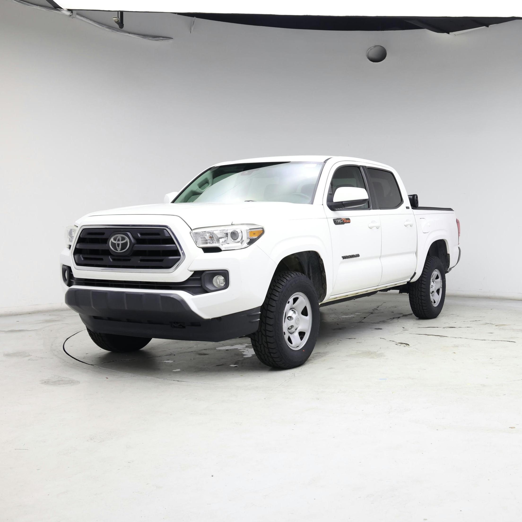 Thumbnail: 2019 Toyota Tacoma - 4