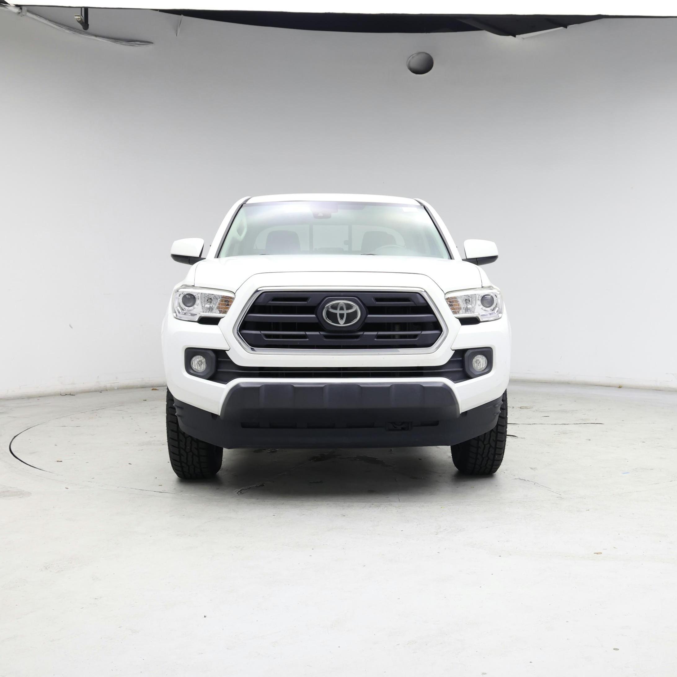 Thumbnail: 2019 Toyota Tacoma - 5
