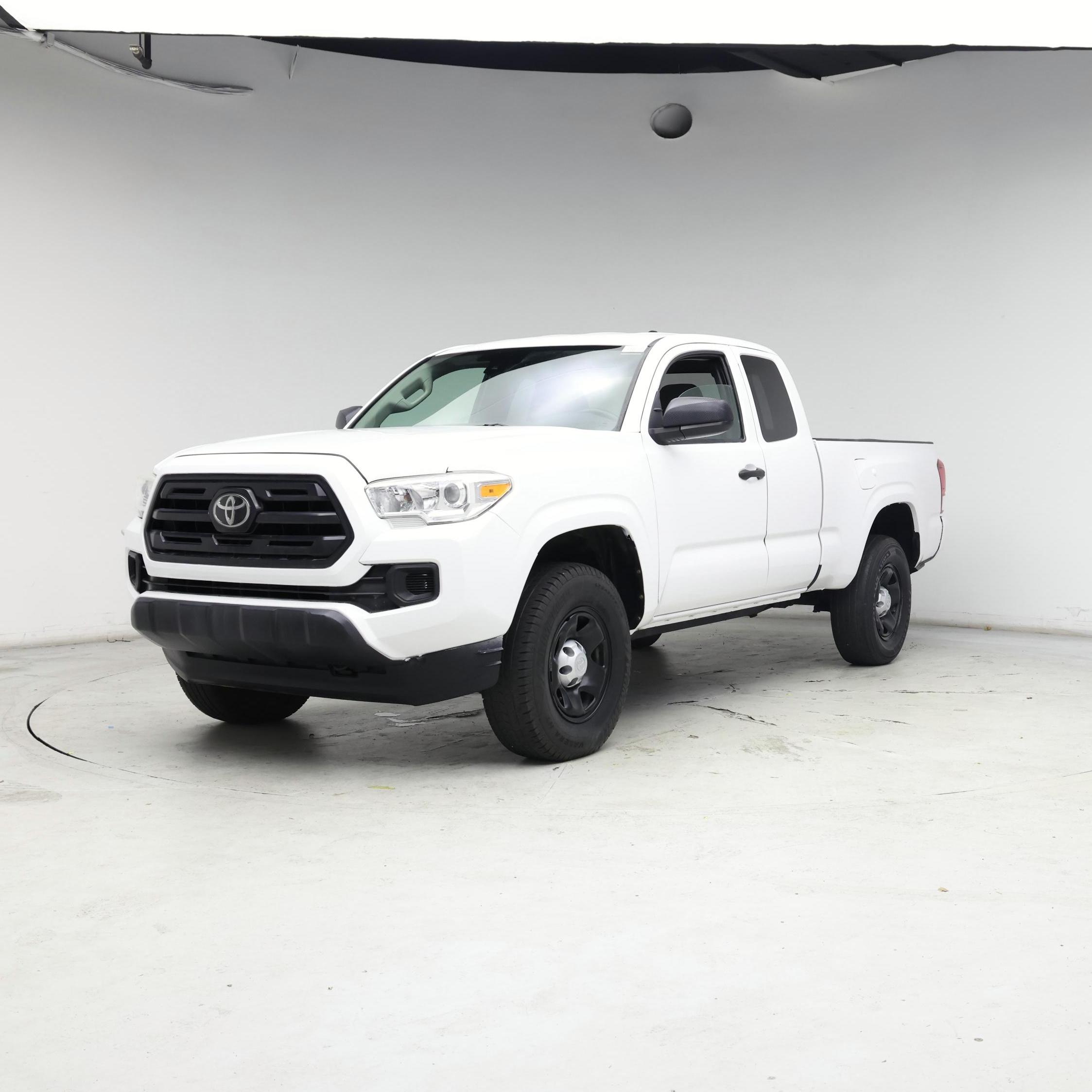 Thumbnail: 2019 Toyota Tacoma - 4