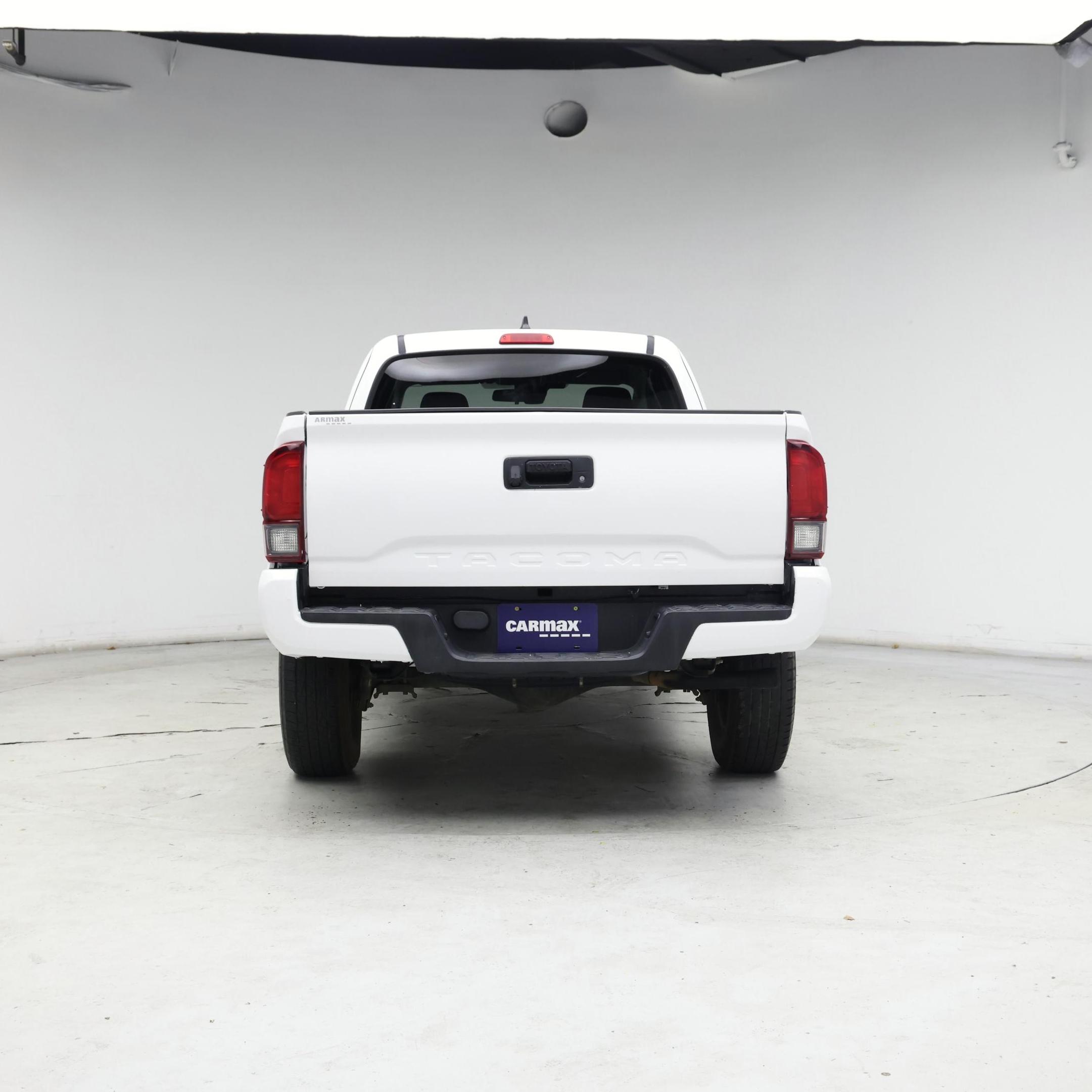 Thumbnail: 2019 Toyota Tacoma - 6