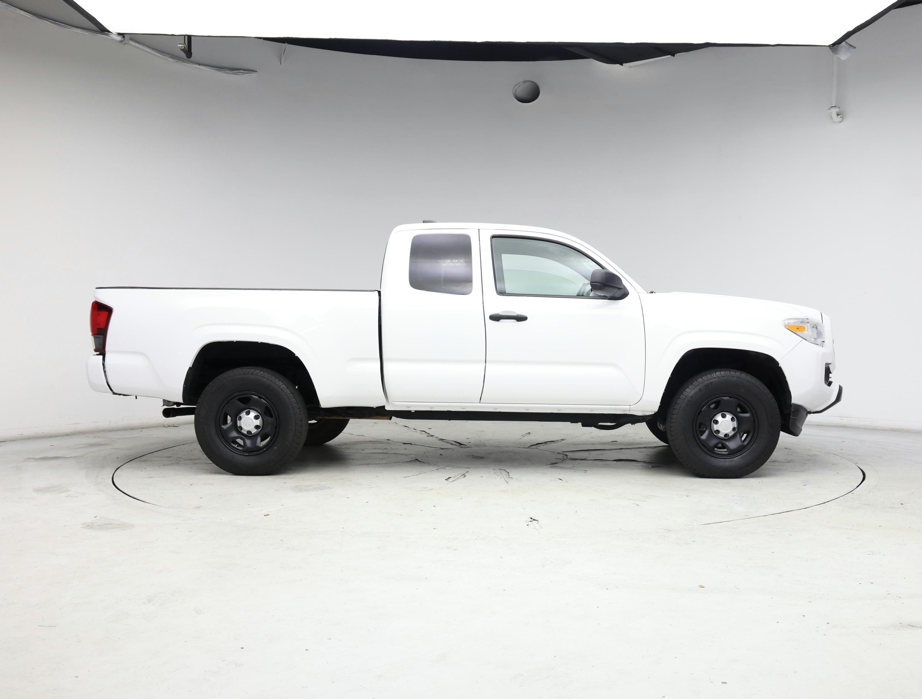 Thumbnail: 2019 Toyota Tacoma - 7