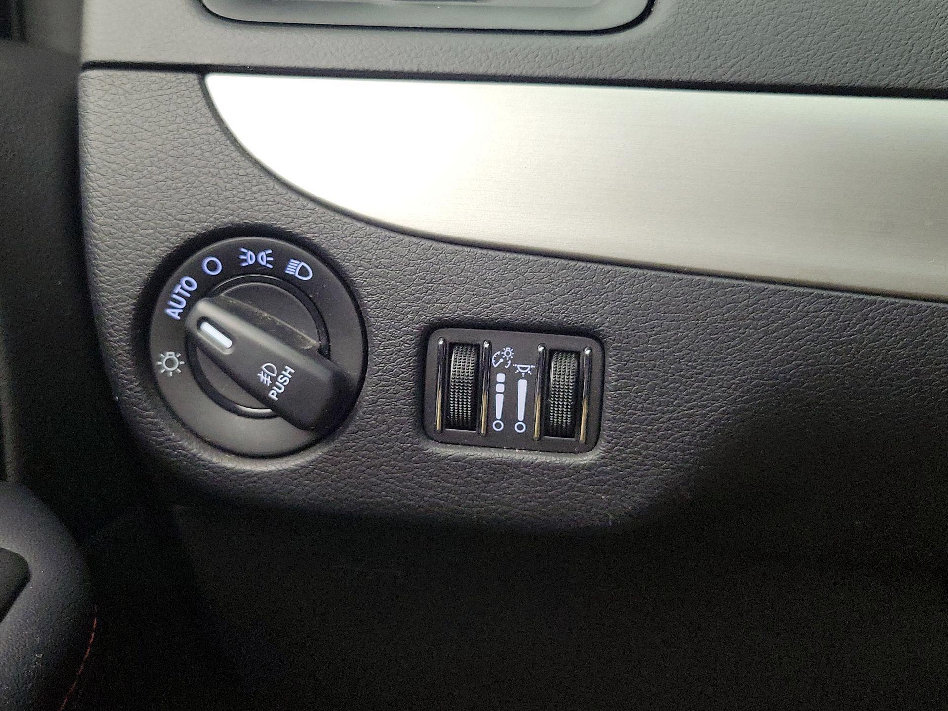 Thumbnail: 2019 Dodge Grand Caravan - 13