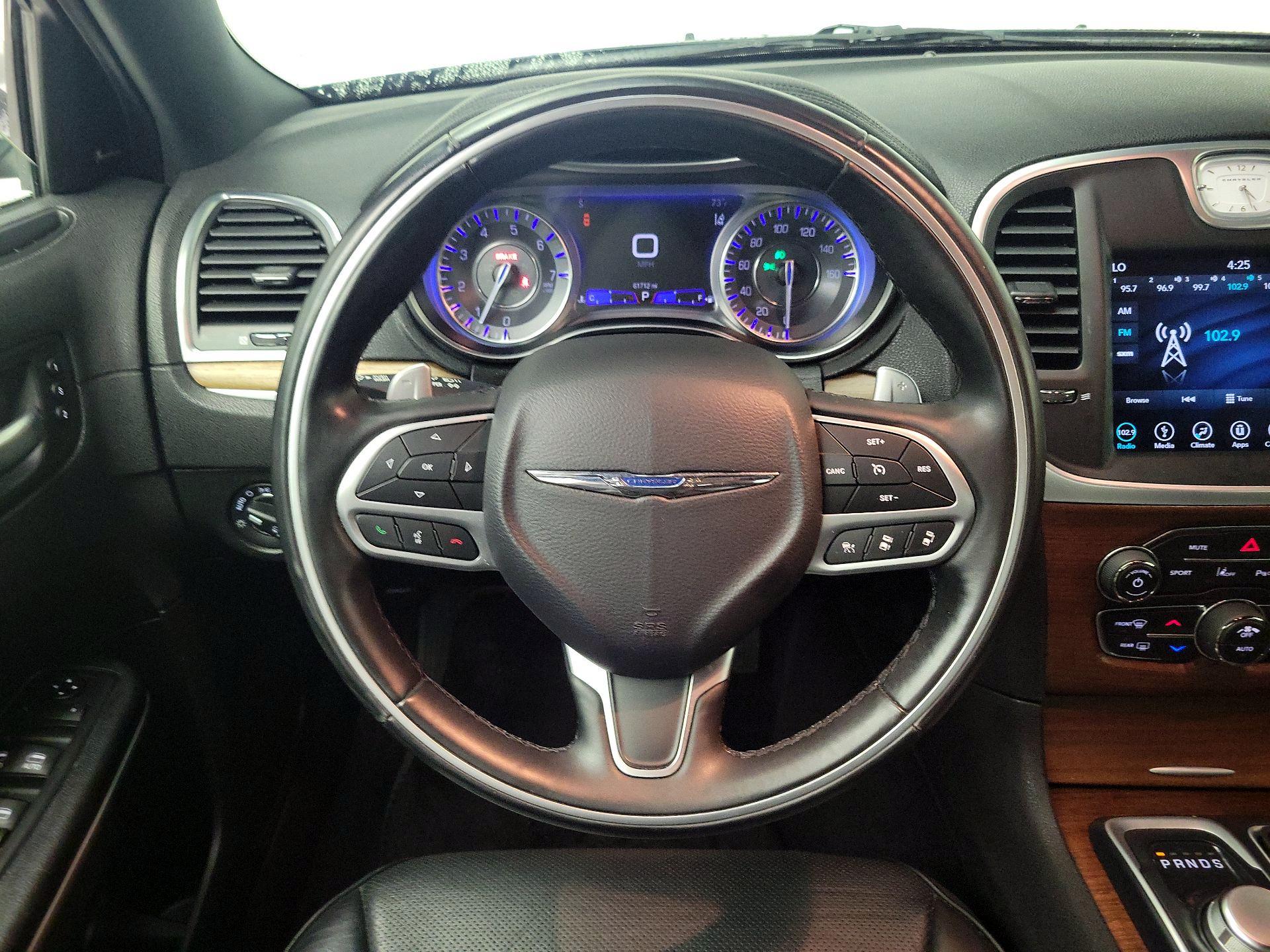 Thumbnail: 2019 Chrysler 300 - 10