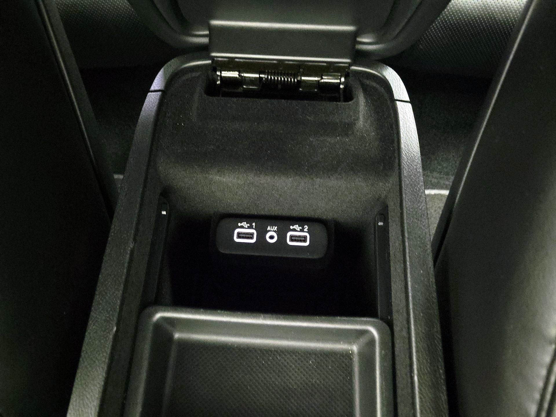 Thumbnail: 2019 Chrysler 300 - 18