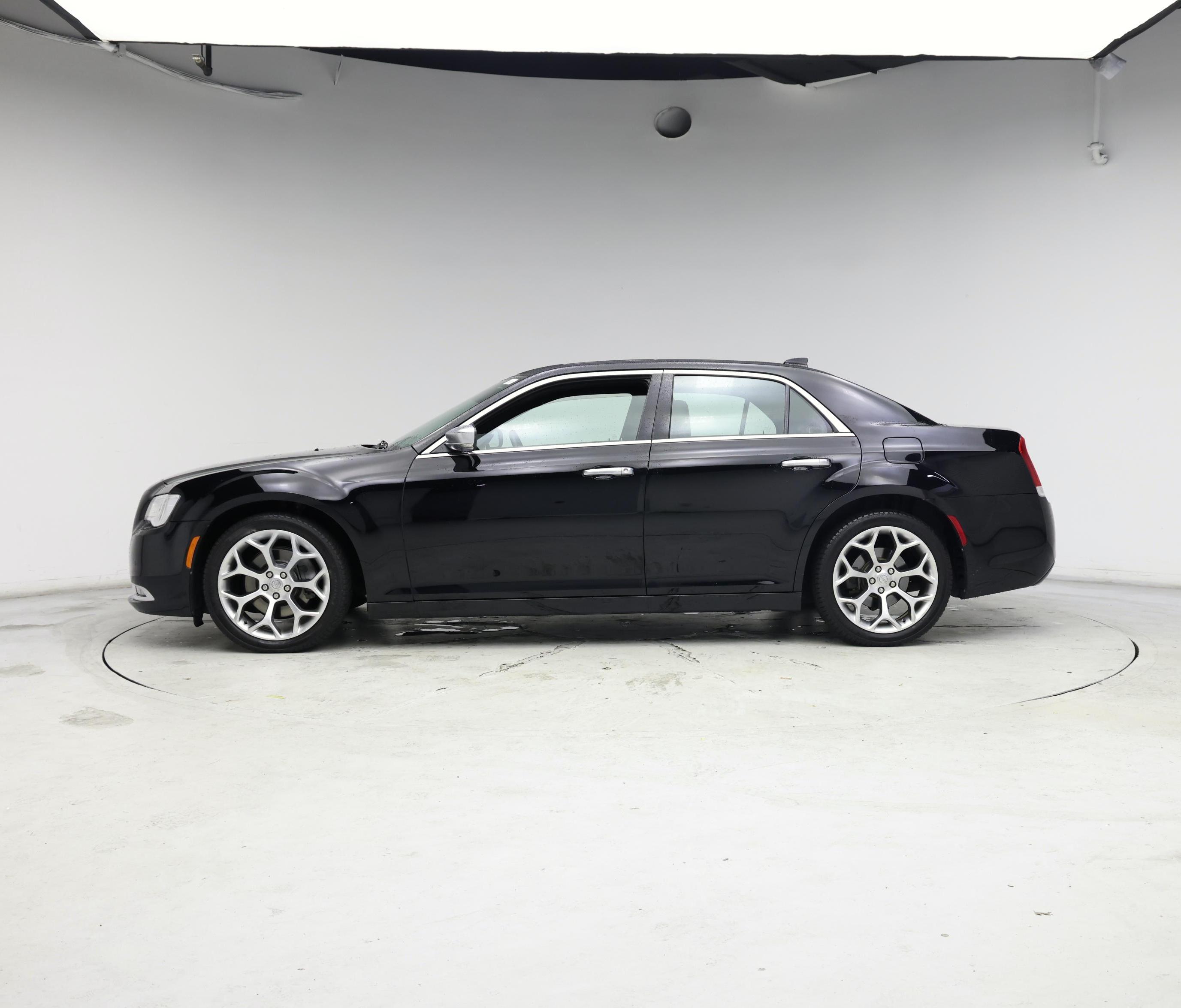 Thumbnail: 2019 Chrysler 300 - 3