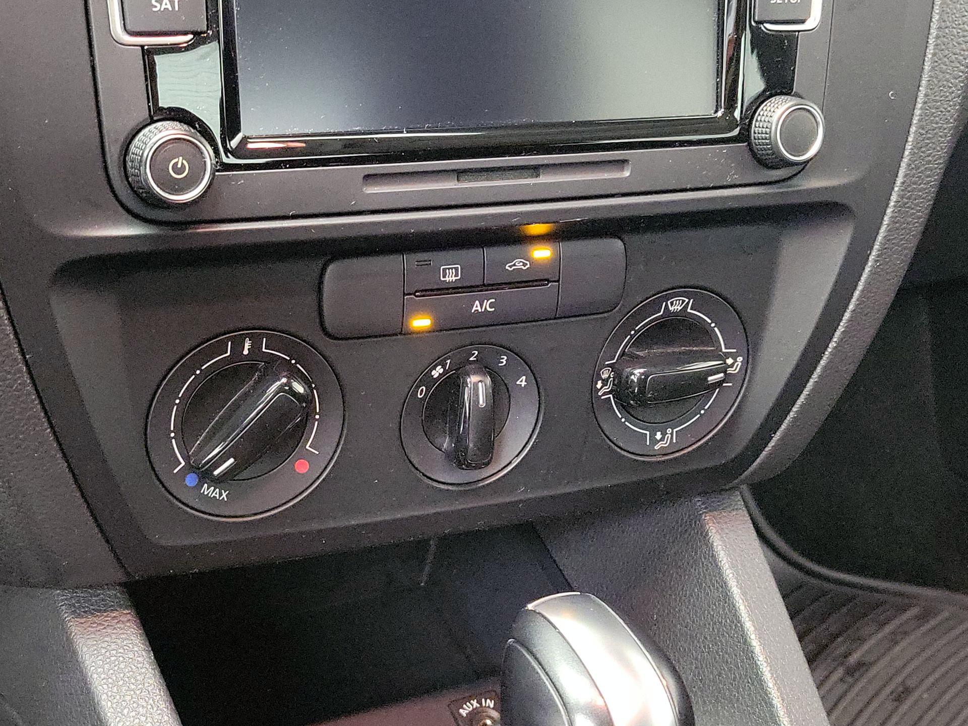 Thumbnail: 2015 Volkswagen Jetta - 16