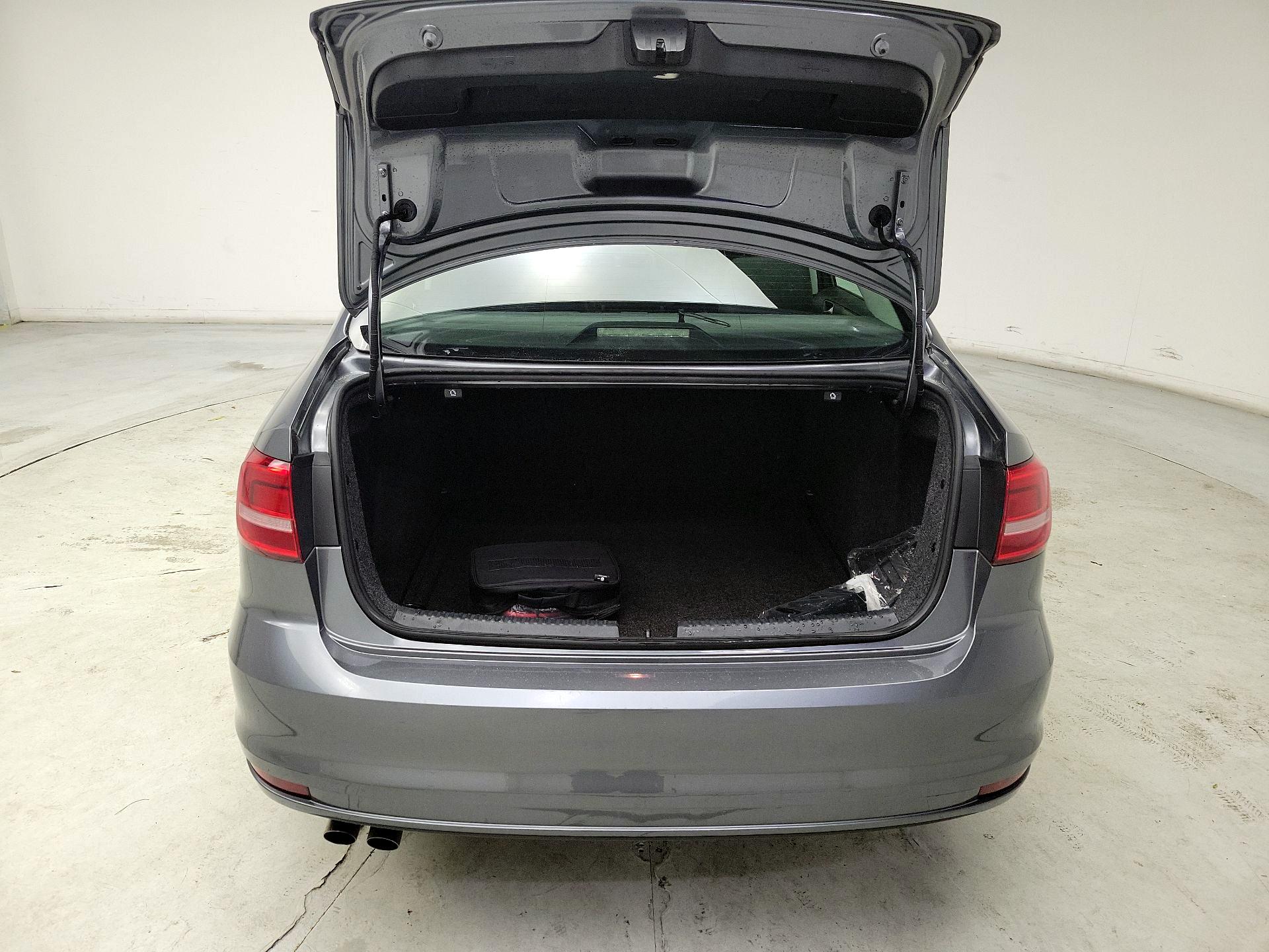 Thumbnail: 2015 Volkswagen Jetta - 20