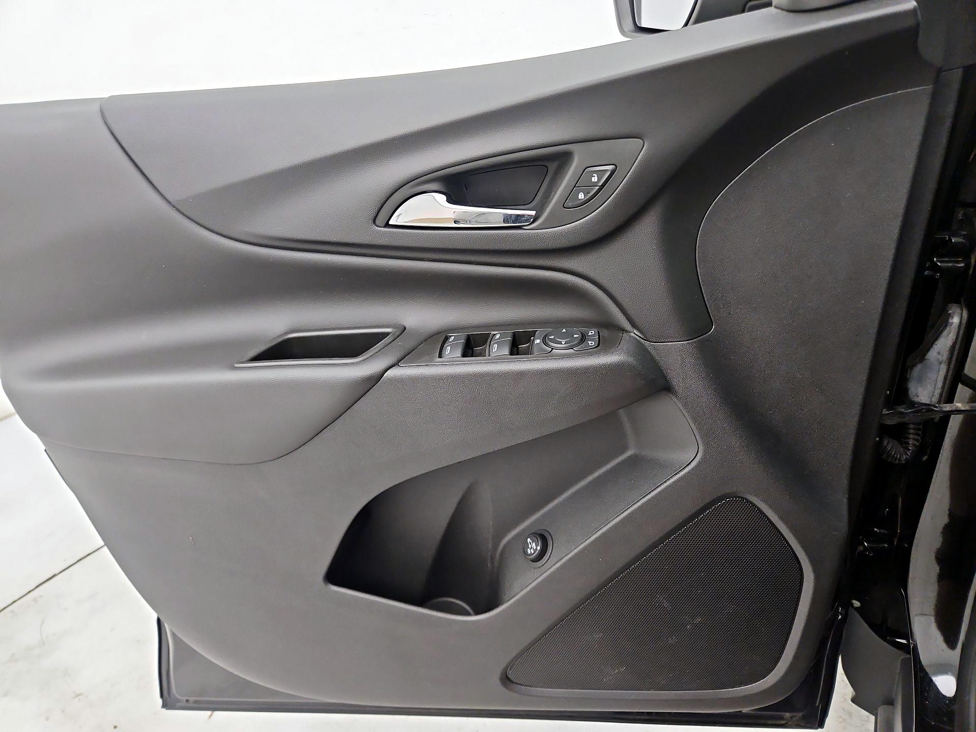 Thumbnail: 2022 Chevrolet Equinox - 12