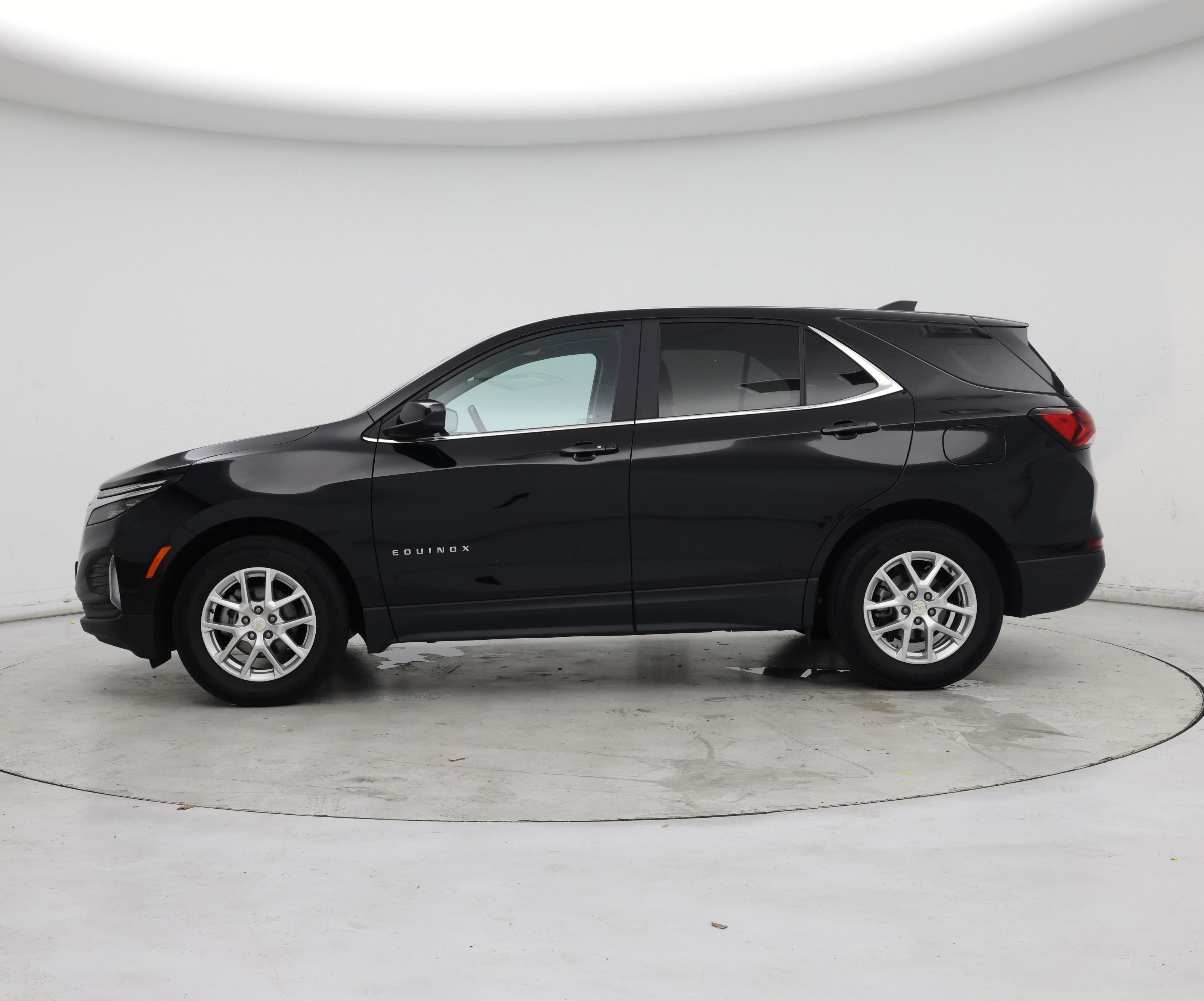 Thumbnail: 2022 Chevrolet Equinox - 3