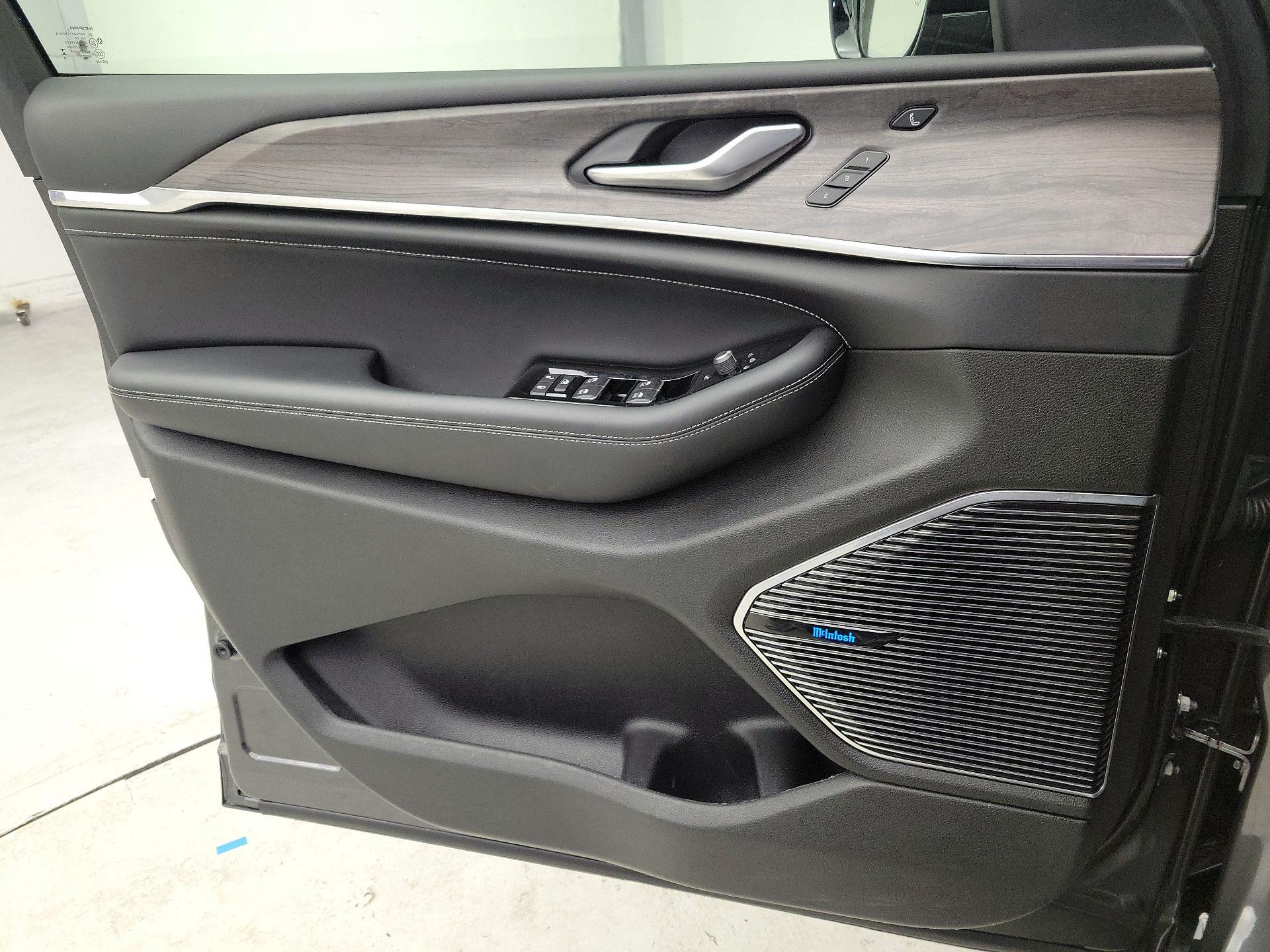 Thumbnail: 2022 Jeep Grand Cherokee L - 12