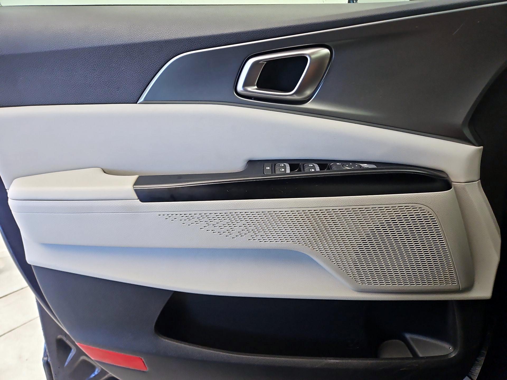 Thumbnail: 2022 Kia Carnival - 13