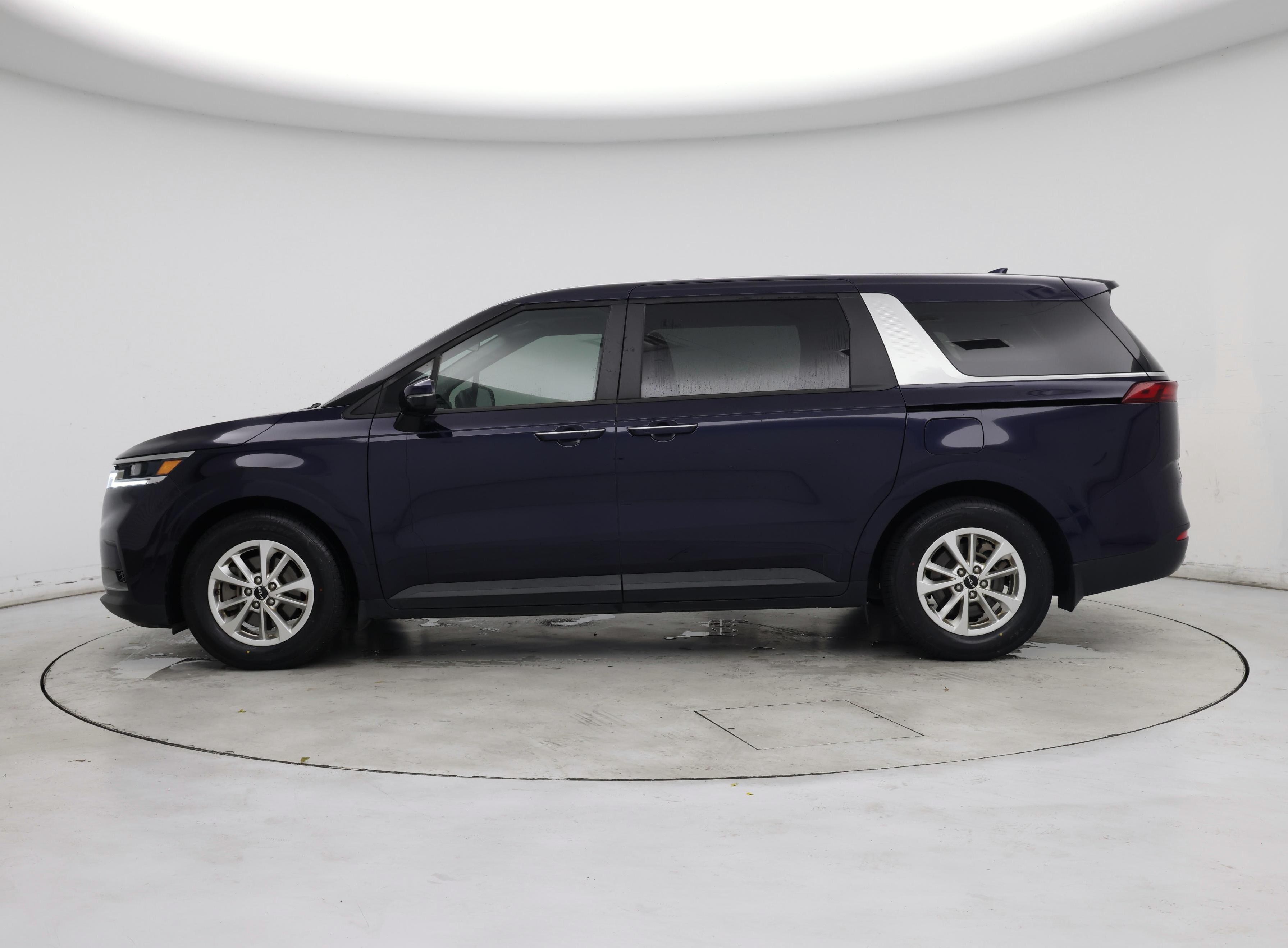 Thumbnail: 2022 Kia Carnival - 3