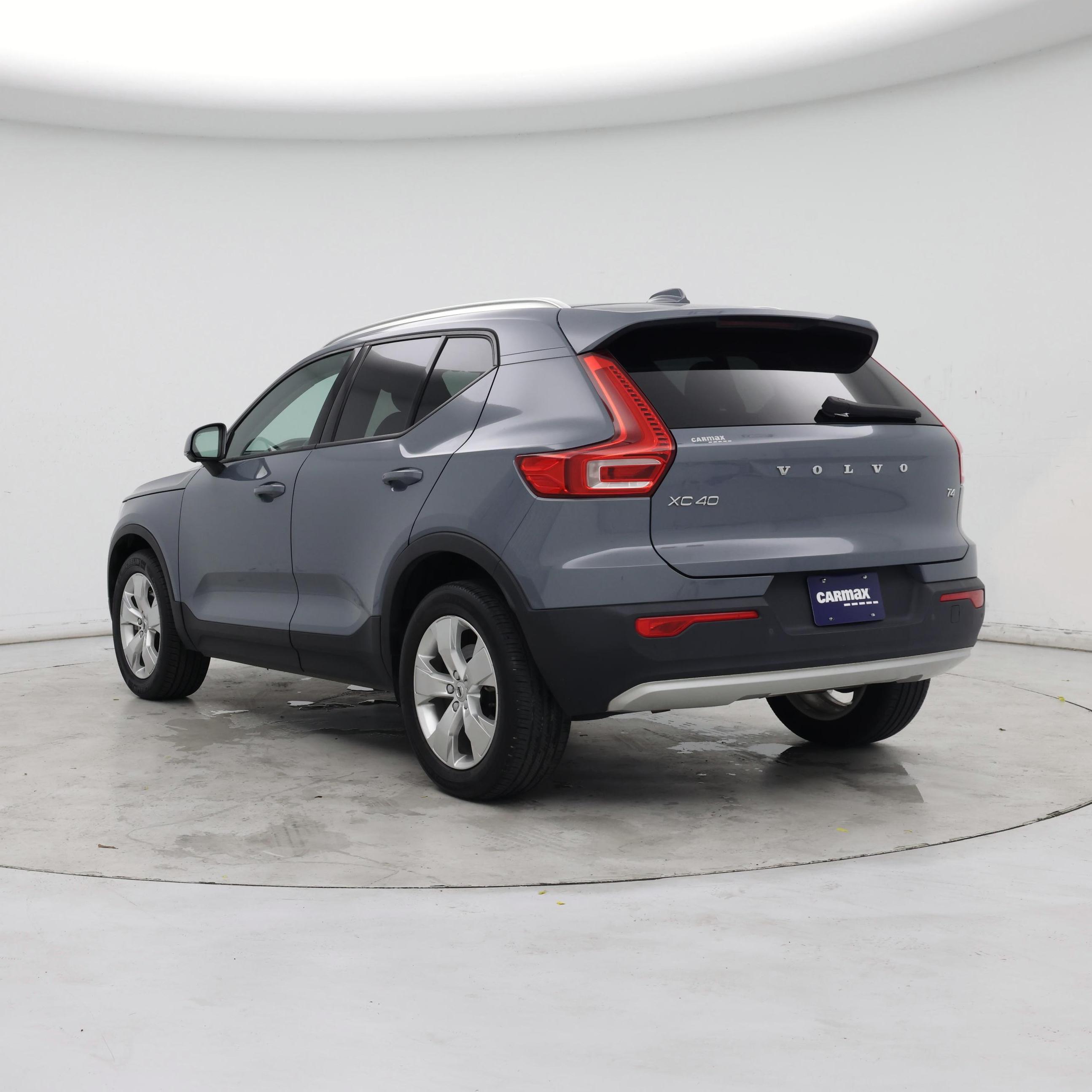 Thumbnail: 2022 Volvo XC40 - 2