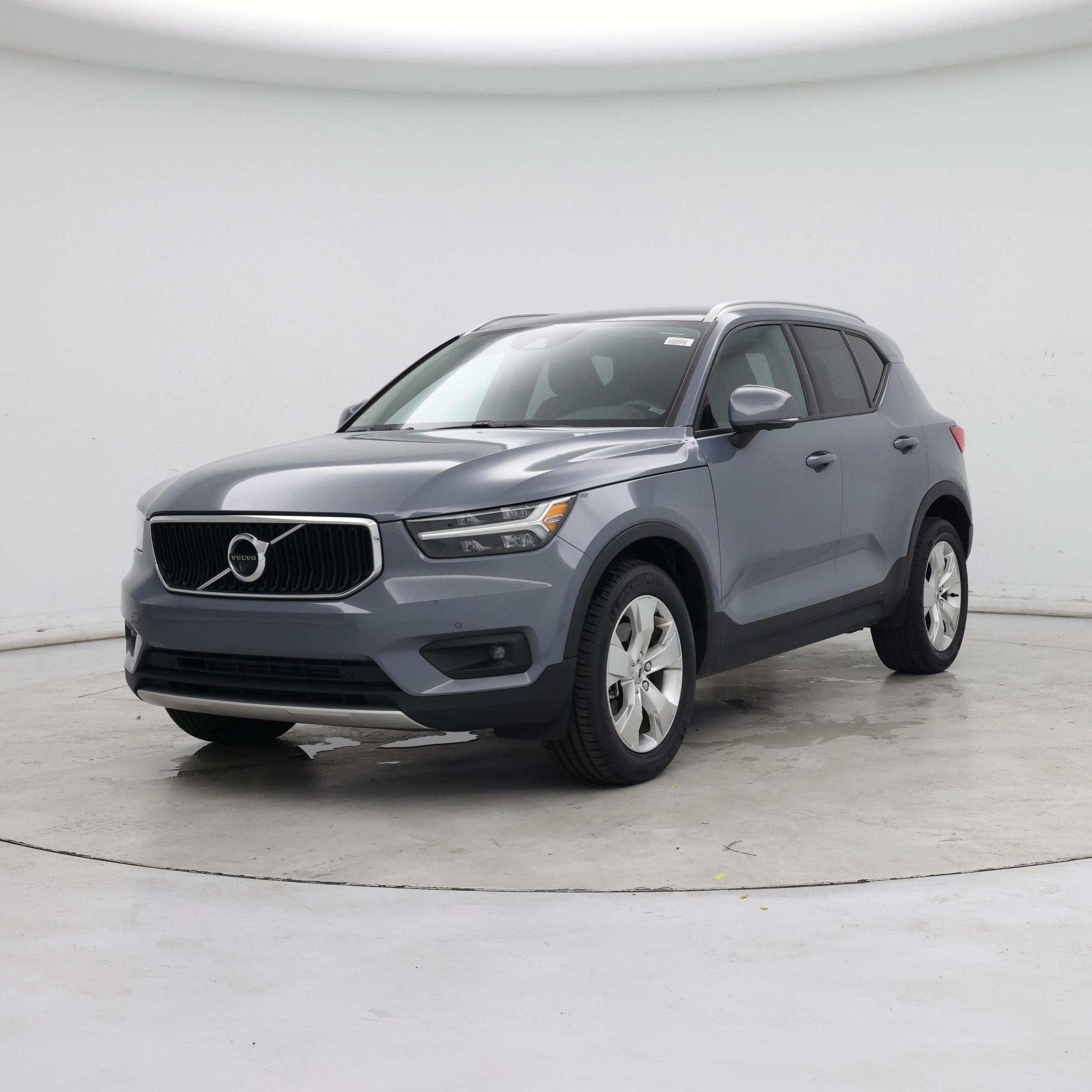 Thumbnail: 2022 Volvo XC40 - 4