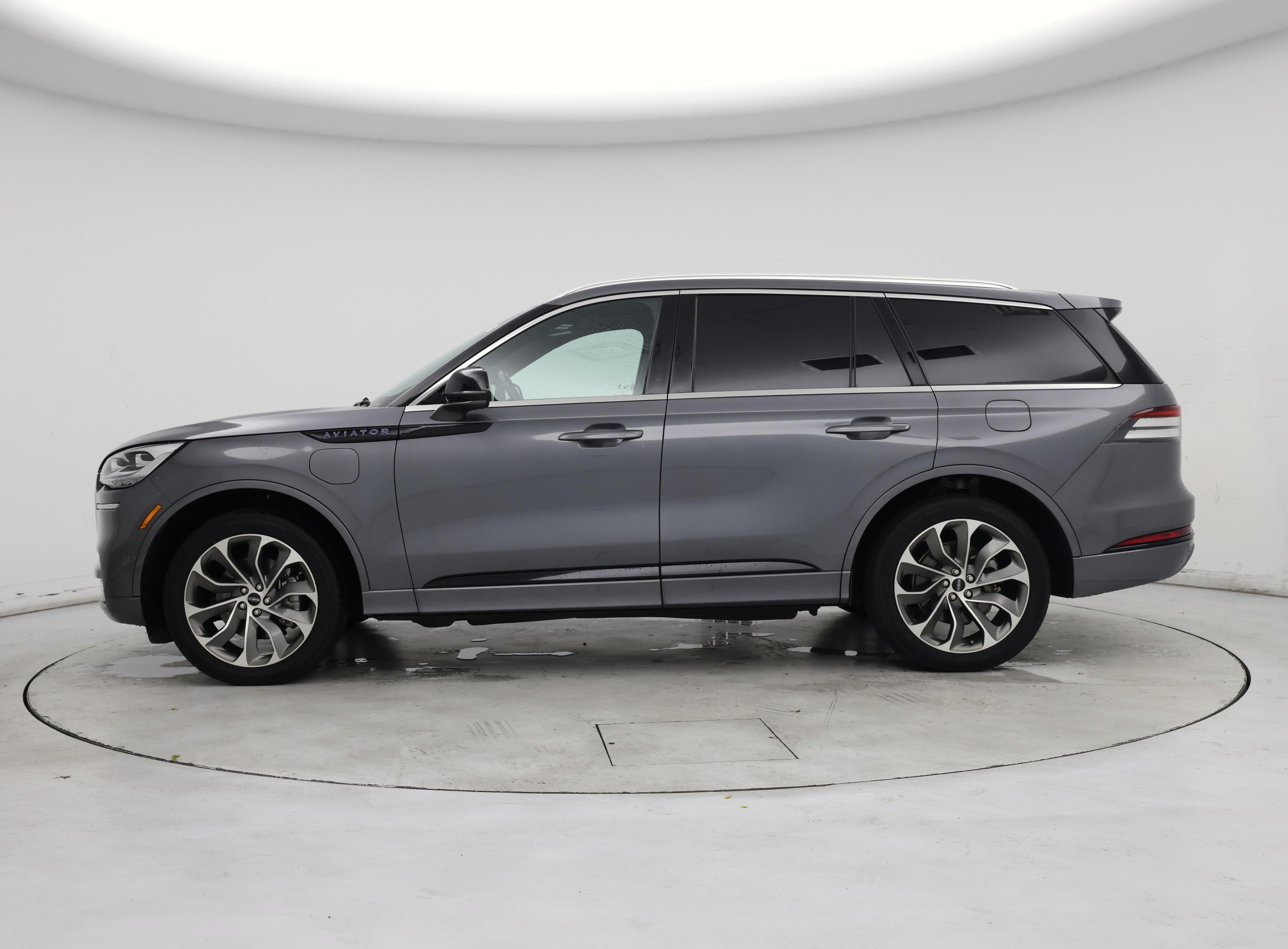 Thumbnail: 2022 Lincoln Aviator - 3