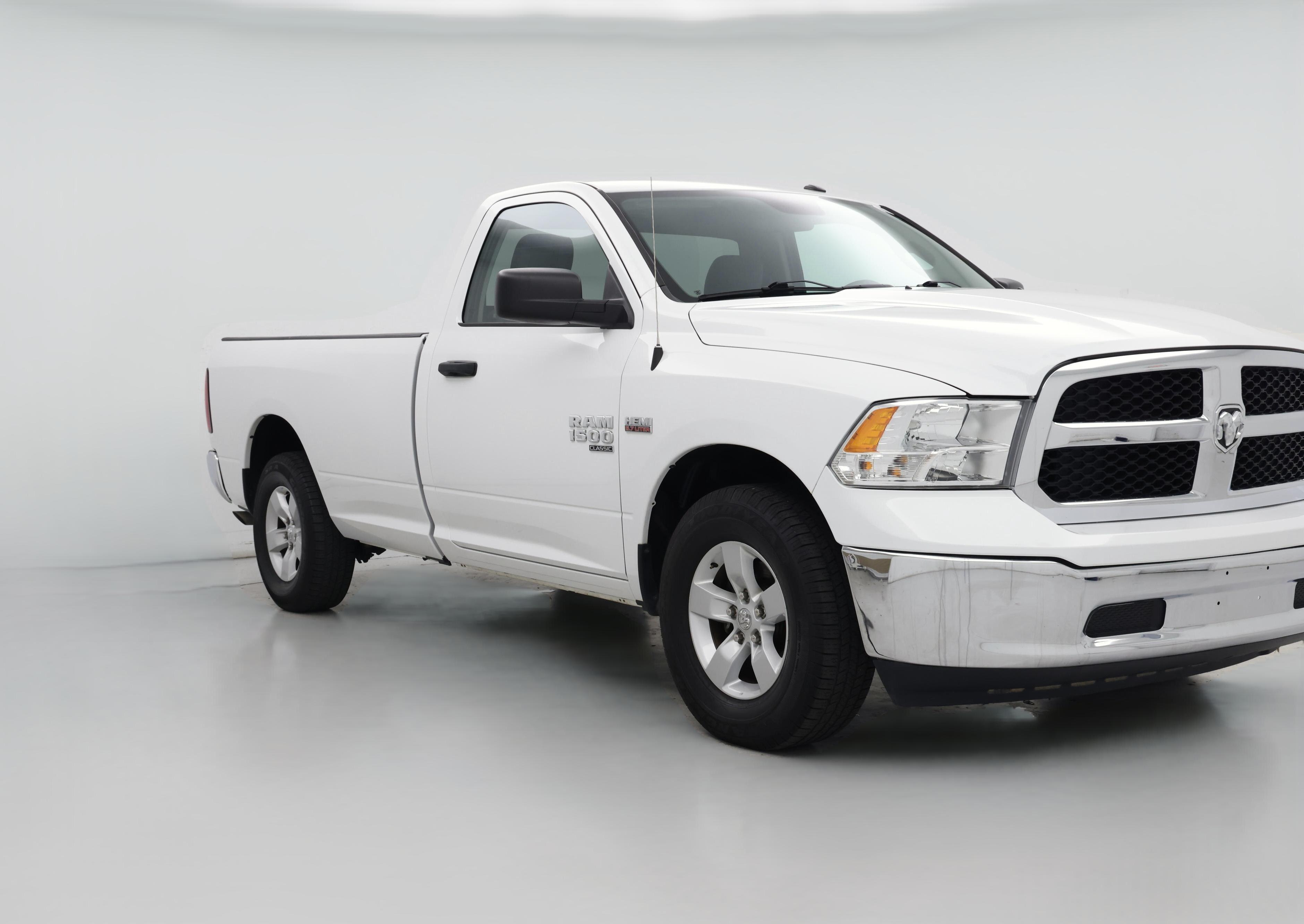 Thumbnail: 2020 RAM 1500 Classic - 1
