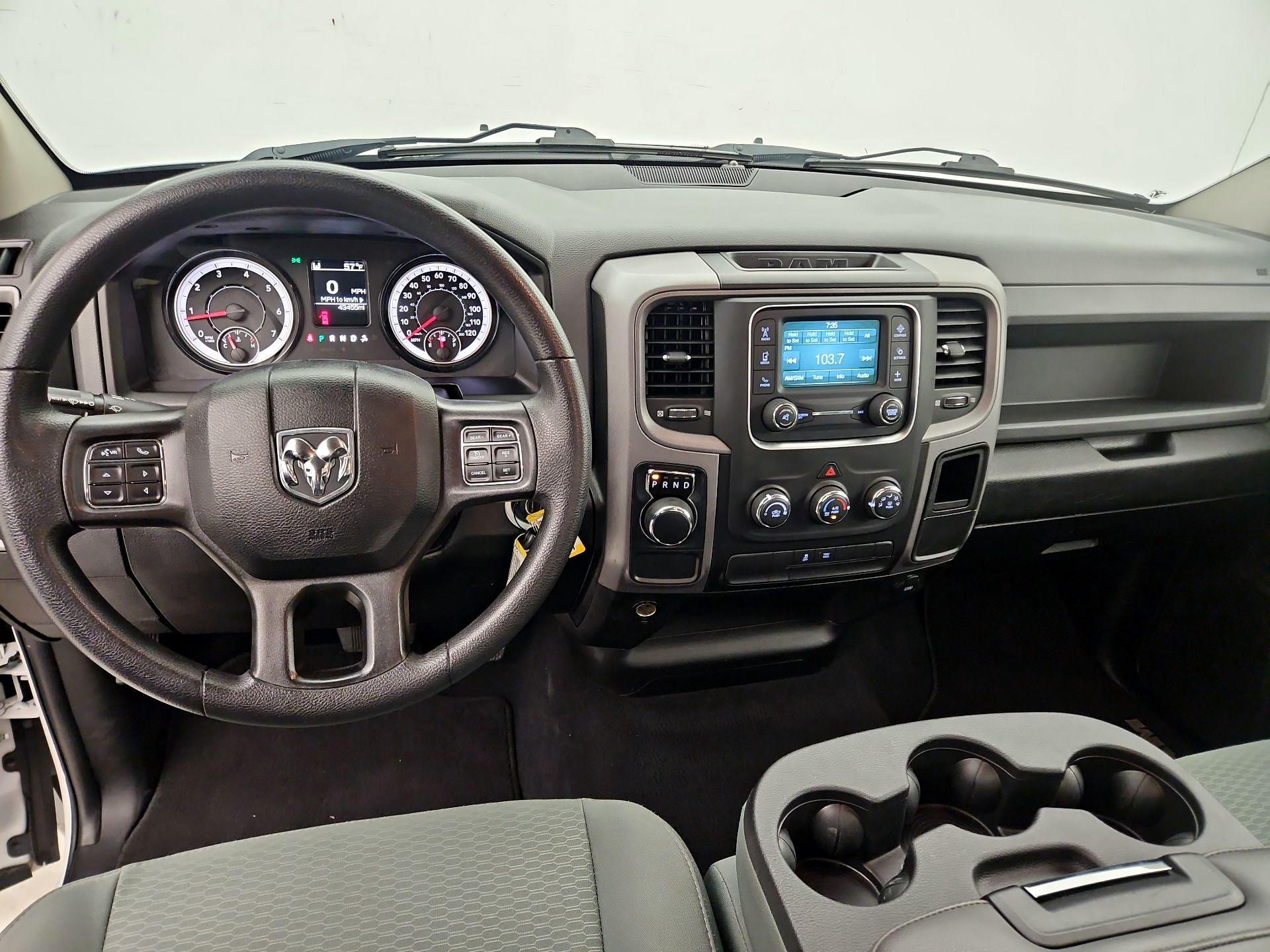 Thumbnail: 2020 RAM 1500 Classic - 9