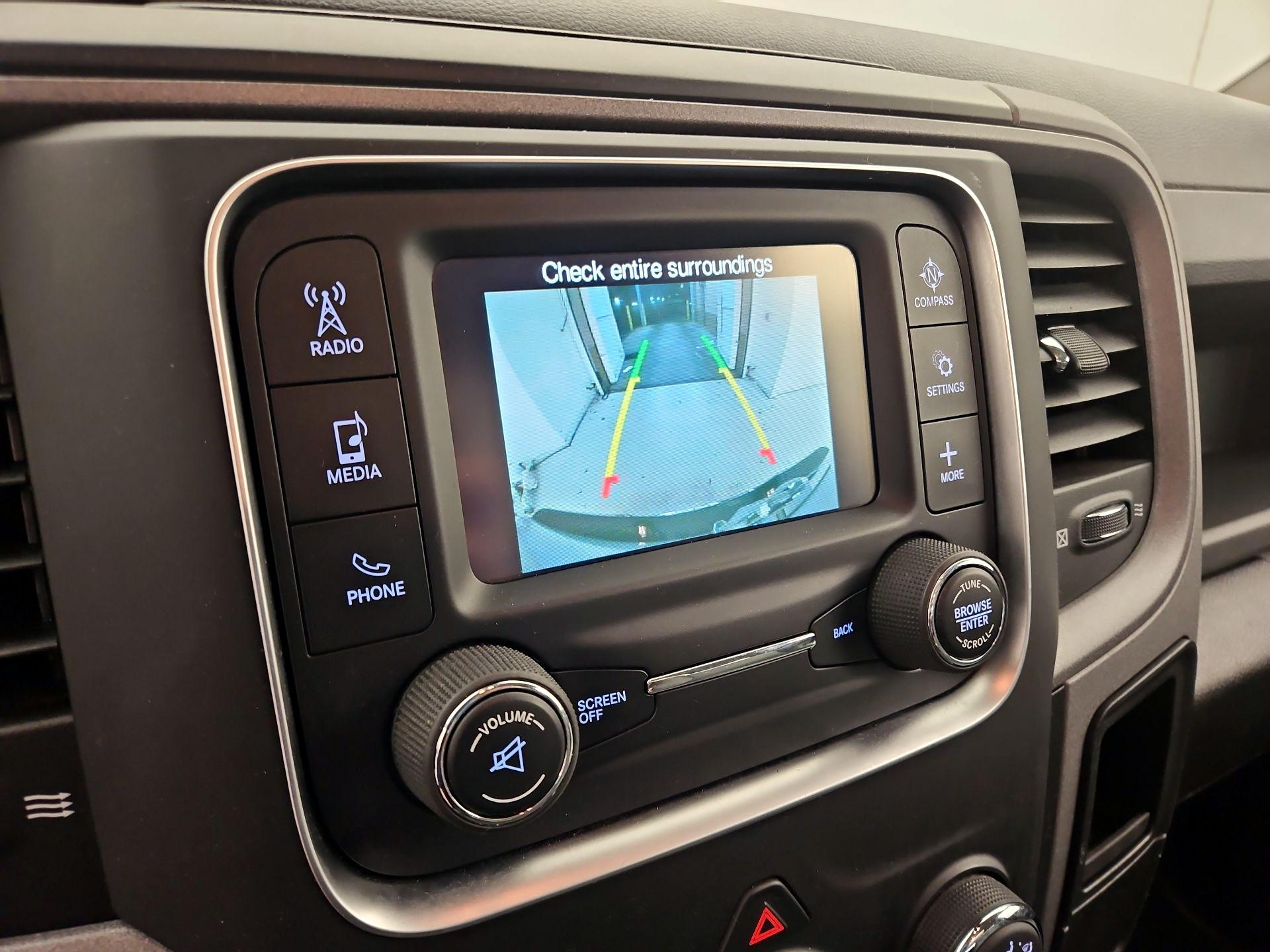 Thumbnail: 2020 RAM 1500 Classic - 14