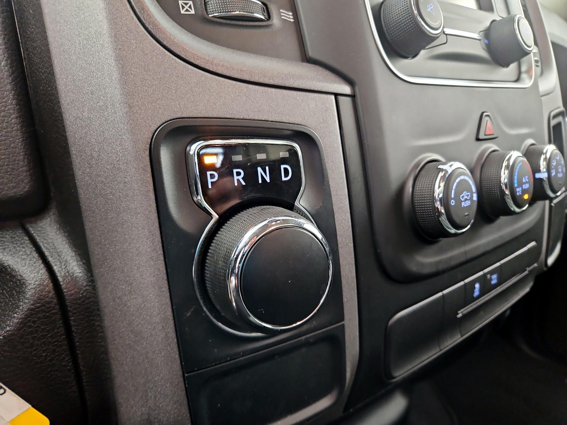 Thumbnail: 2020 RAM 1500 Classic - 17