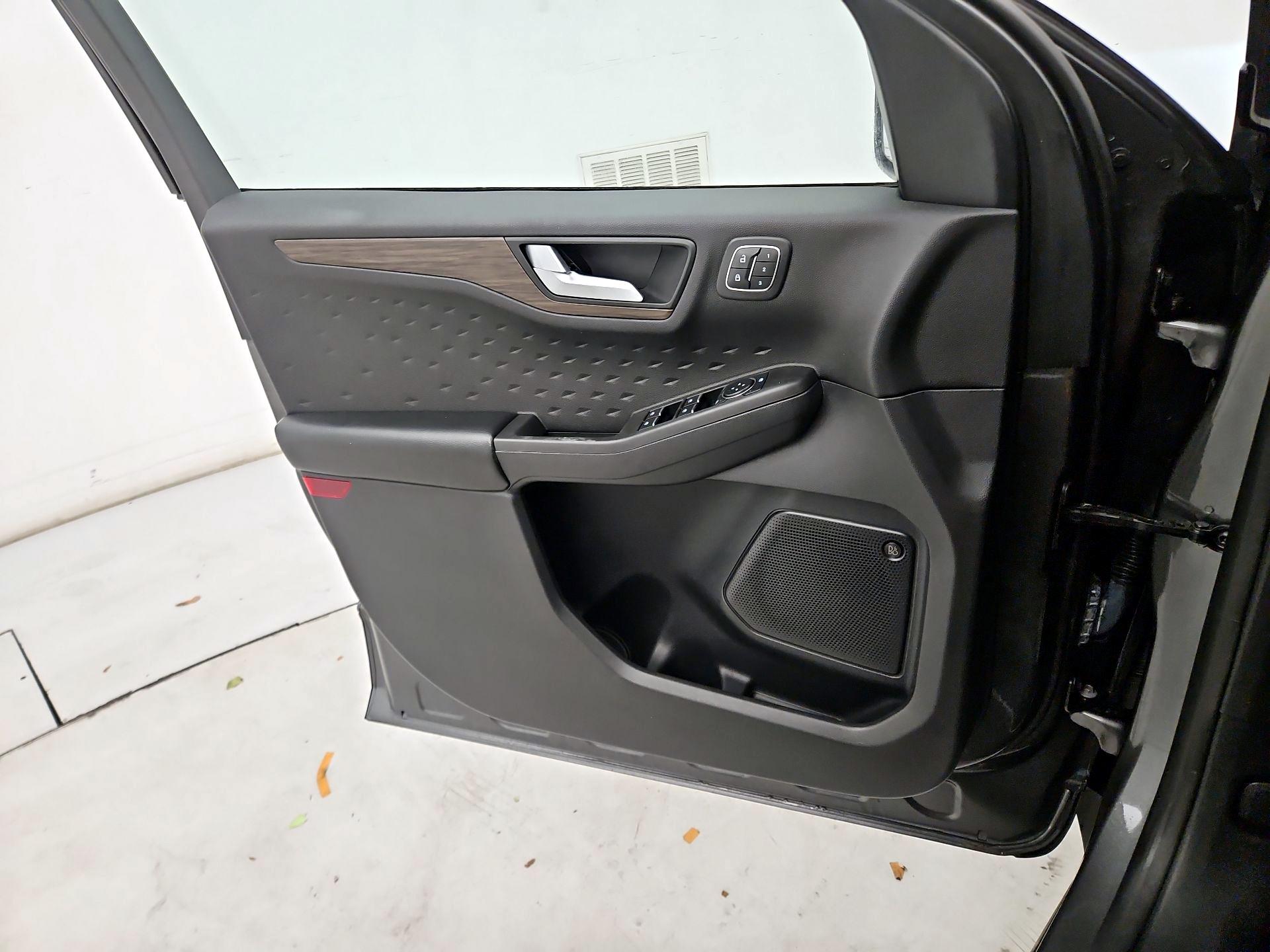 Thumbnail: 2020 Ford Escape - 12