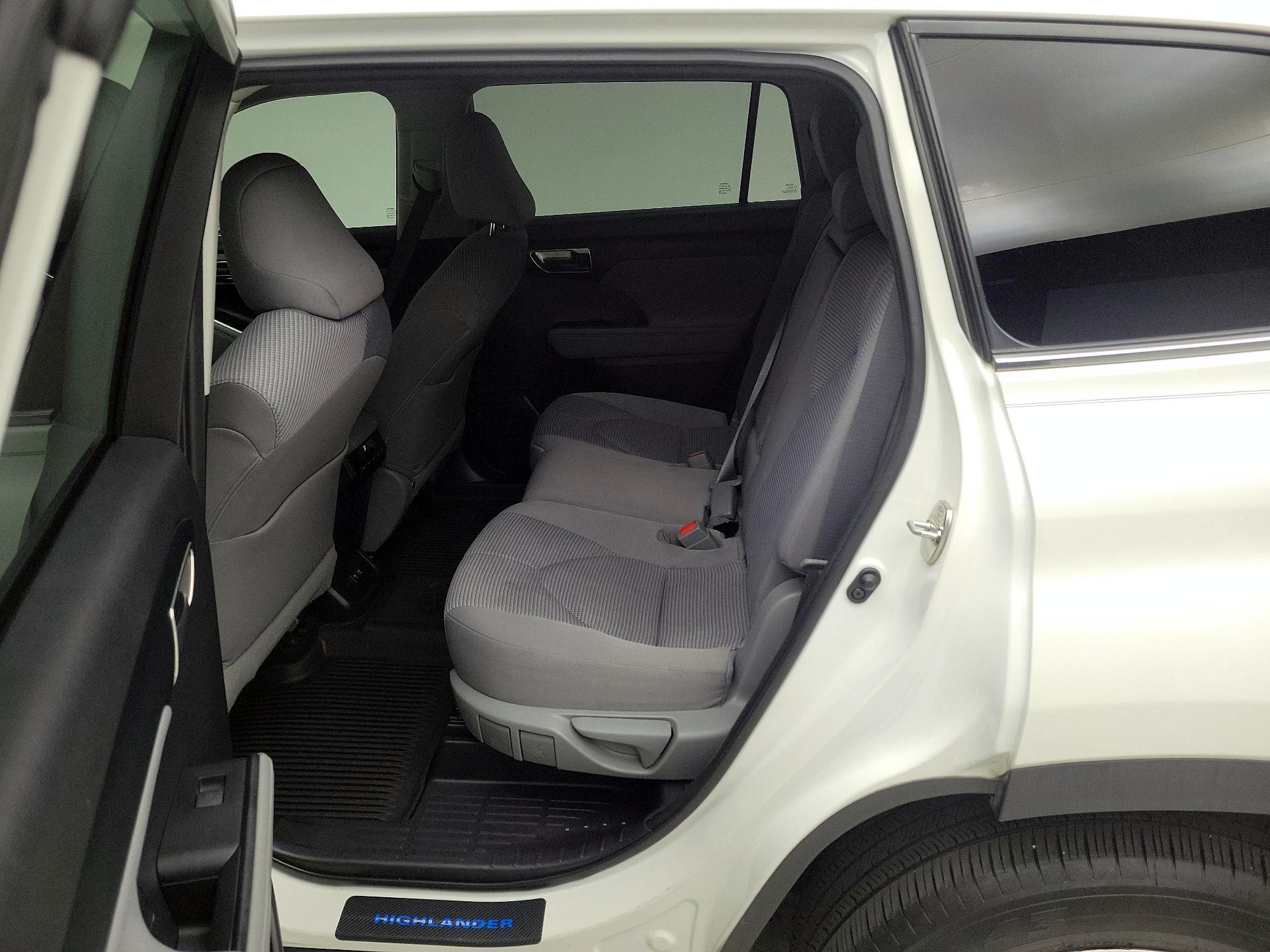 Thumbnail: 2021 Toyota Highlander - 19