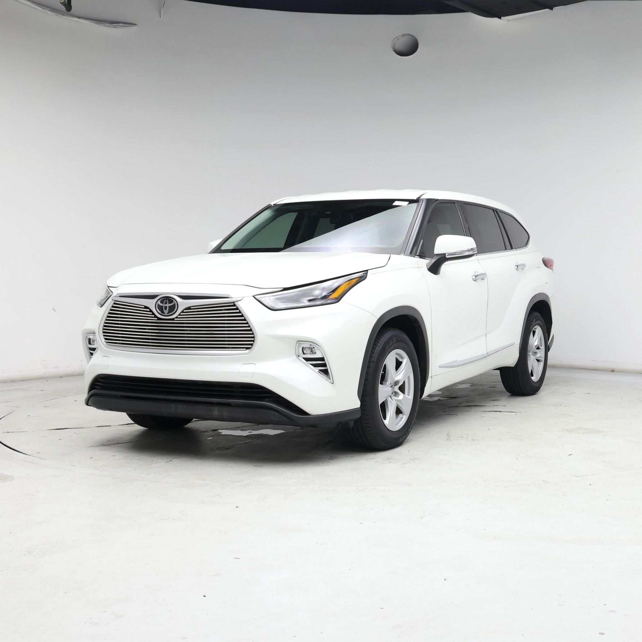 Thumbnail: 2021 Toyota Highlander - 4