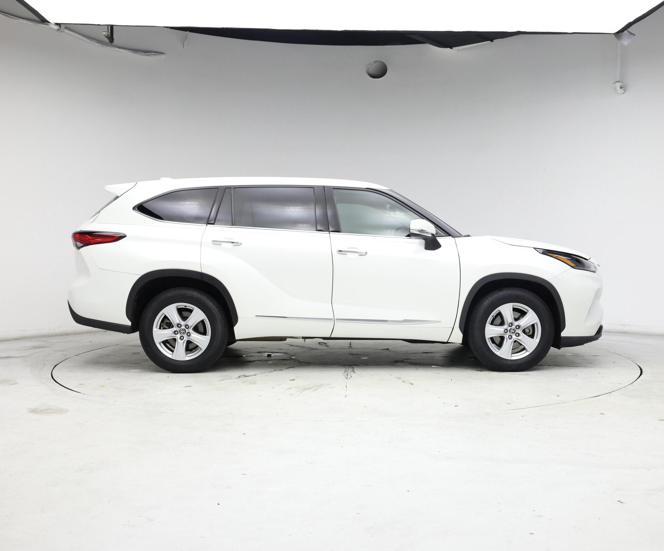 Thumbnail: 2021 Toyota Highlander - 7