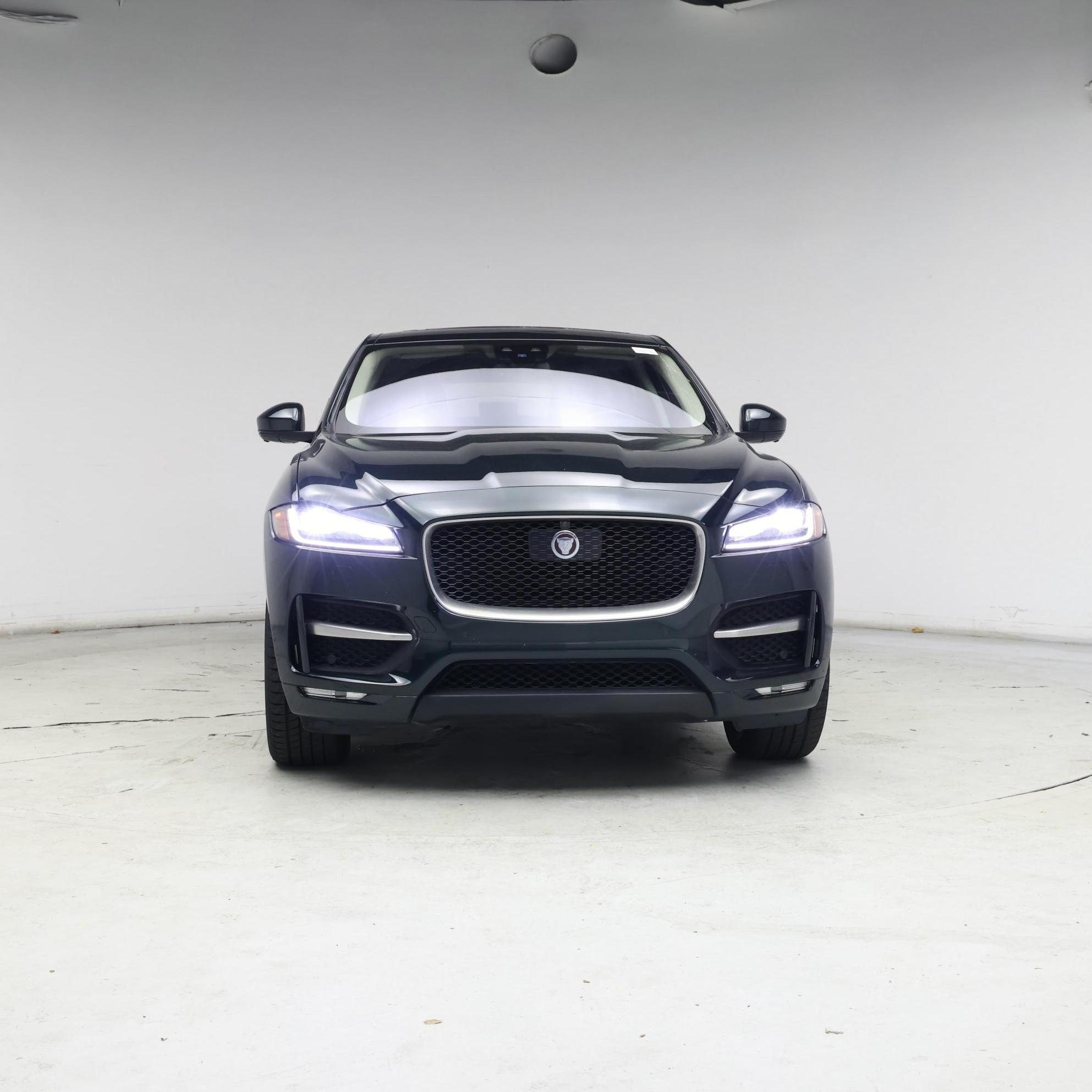 Thumbnail: 2017 Jaguar F-Pace - 5