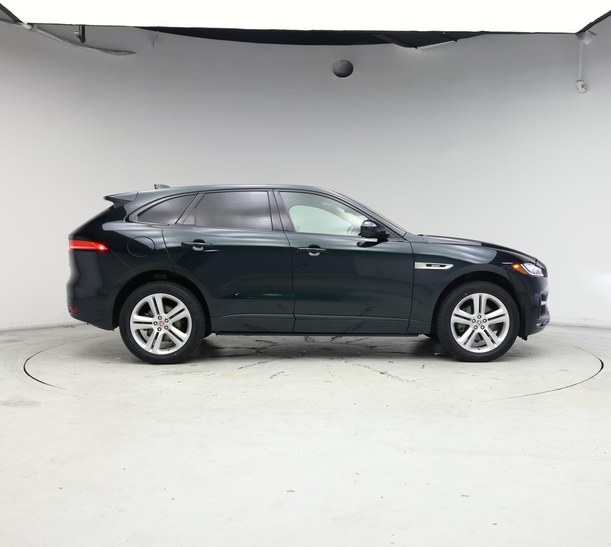 Thumbnail: 2017 Jaguar F-Pace - 7